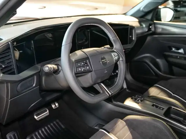 Opel Mokka-E view 5