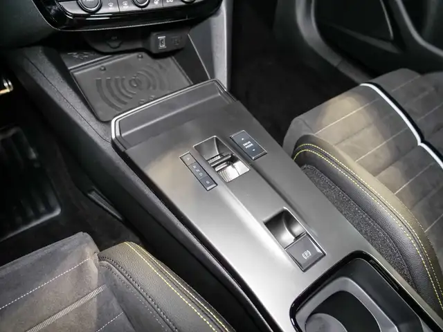 Opel Mokka-E view 16
