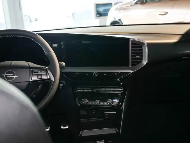 Opel Mokka-E view 10