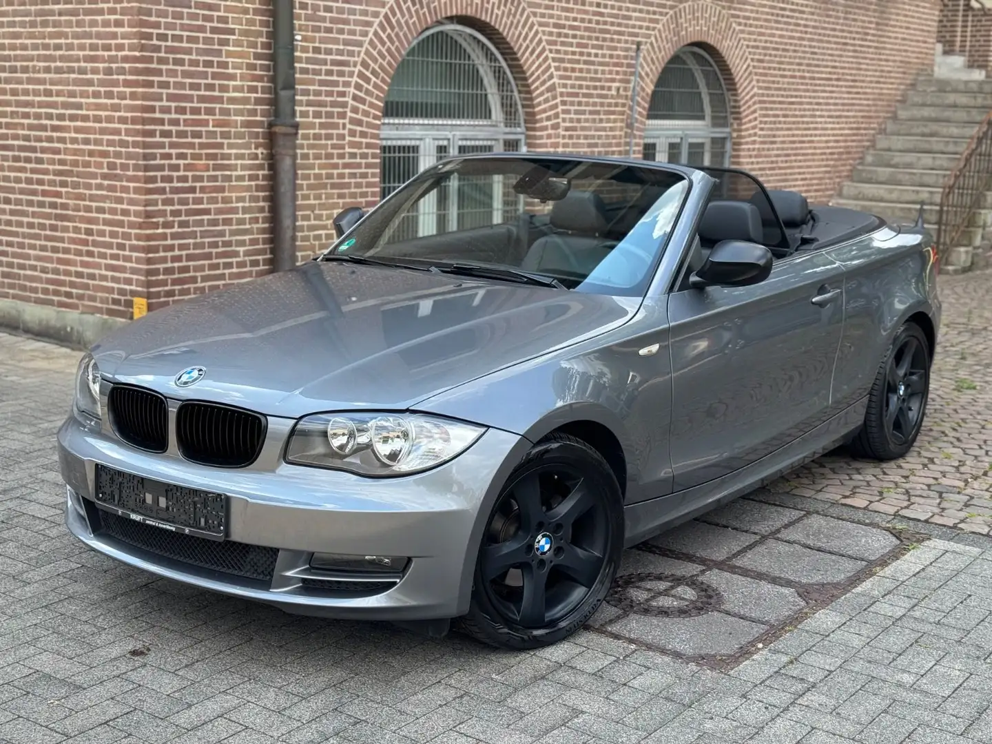 BMW 118 Baureihe 1 Cabrio 118i/2-Hand/64.500KM/TOP/ Grigio - 1
