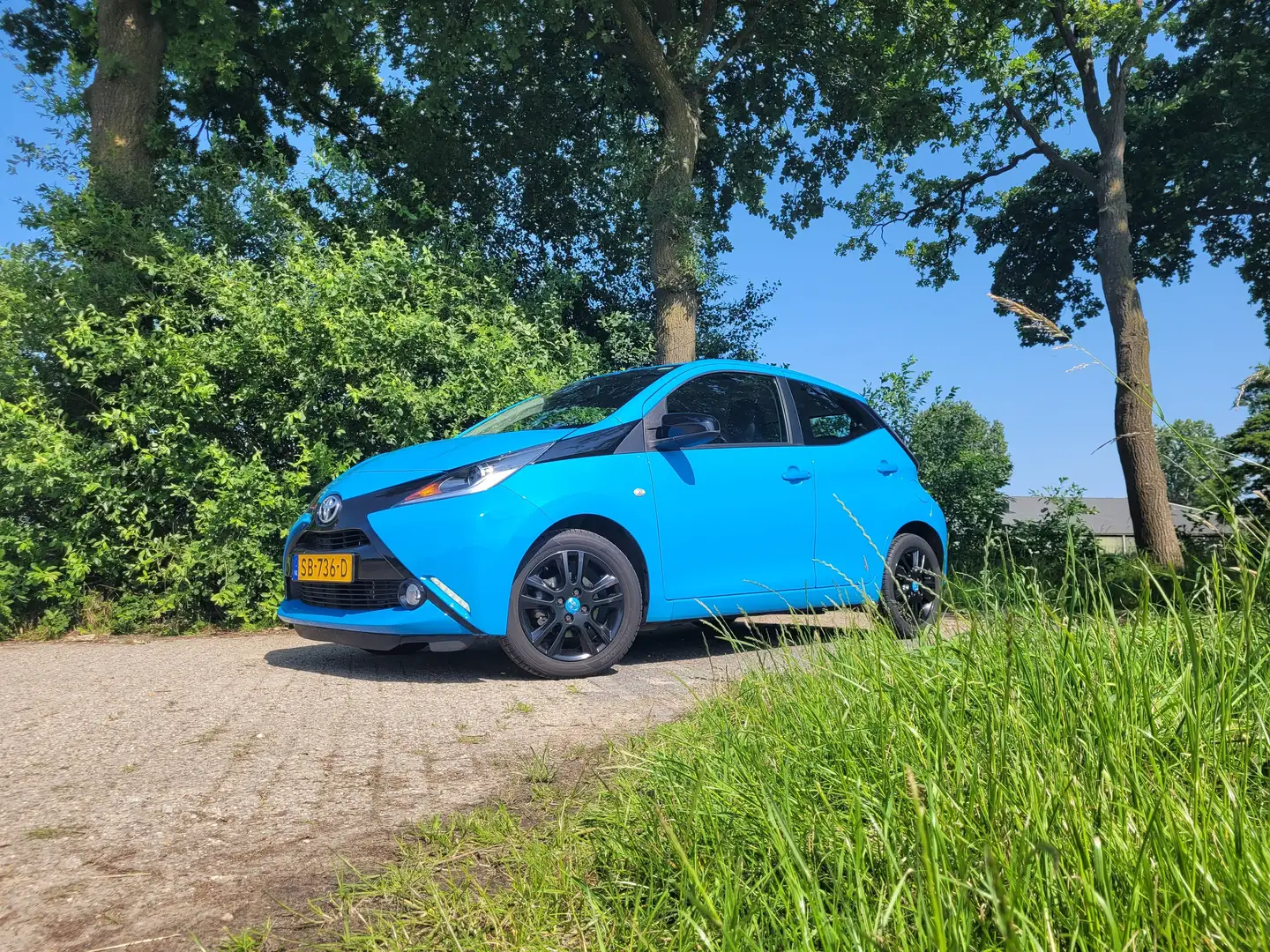 Toyota Aygo Aygo 1.0 VVT-i Automaat x-cite Speciale Editie Blauw - 2