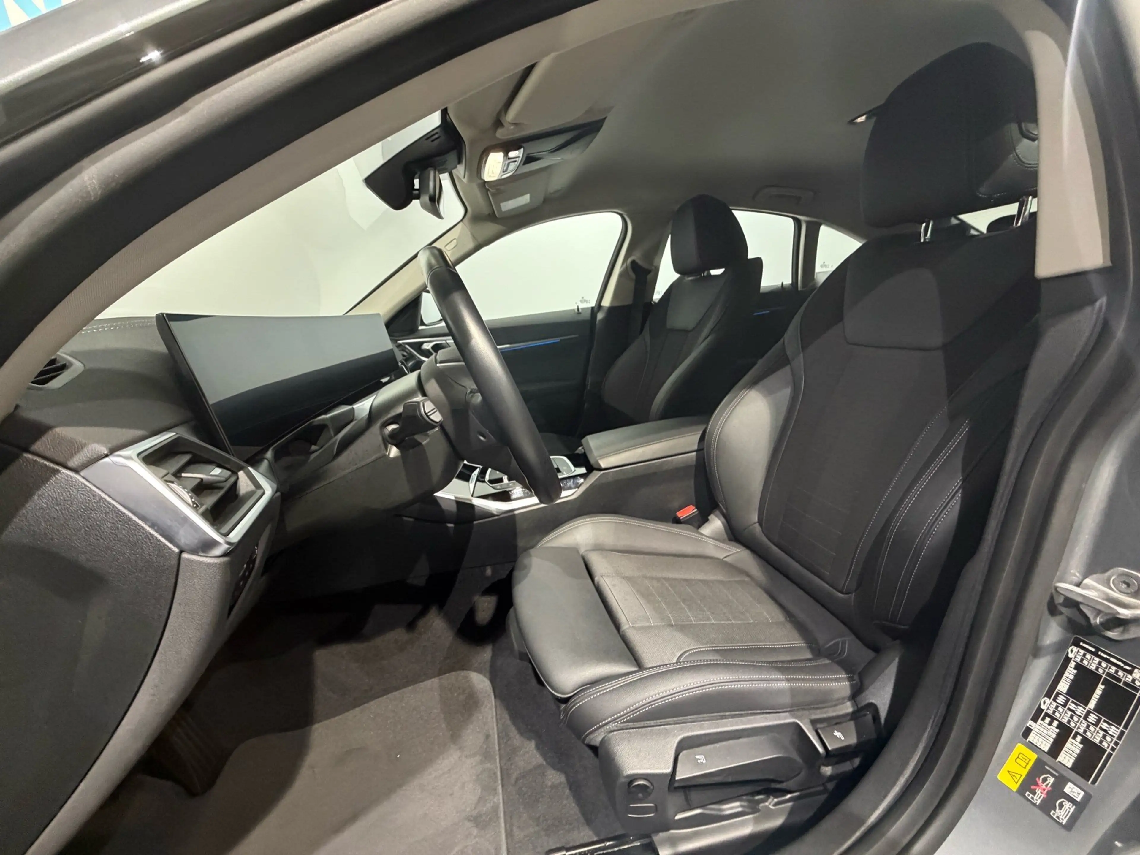 BMW i4 eDrive40 — photo 8