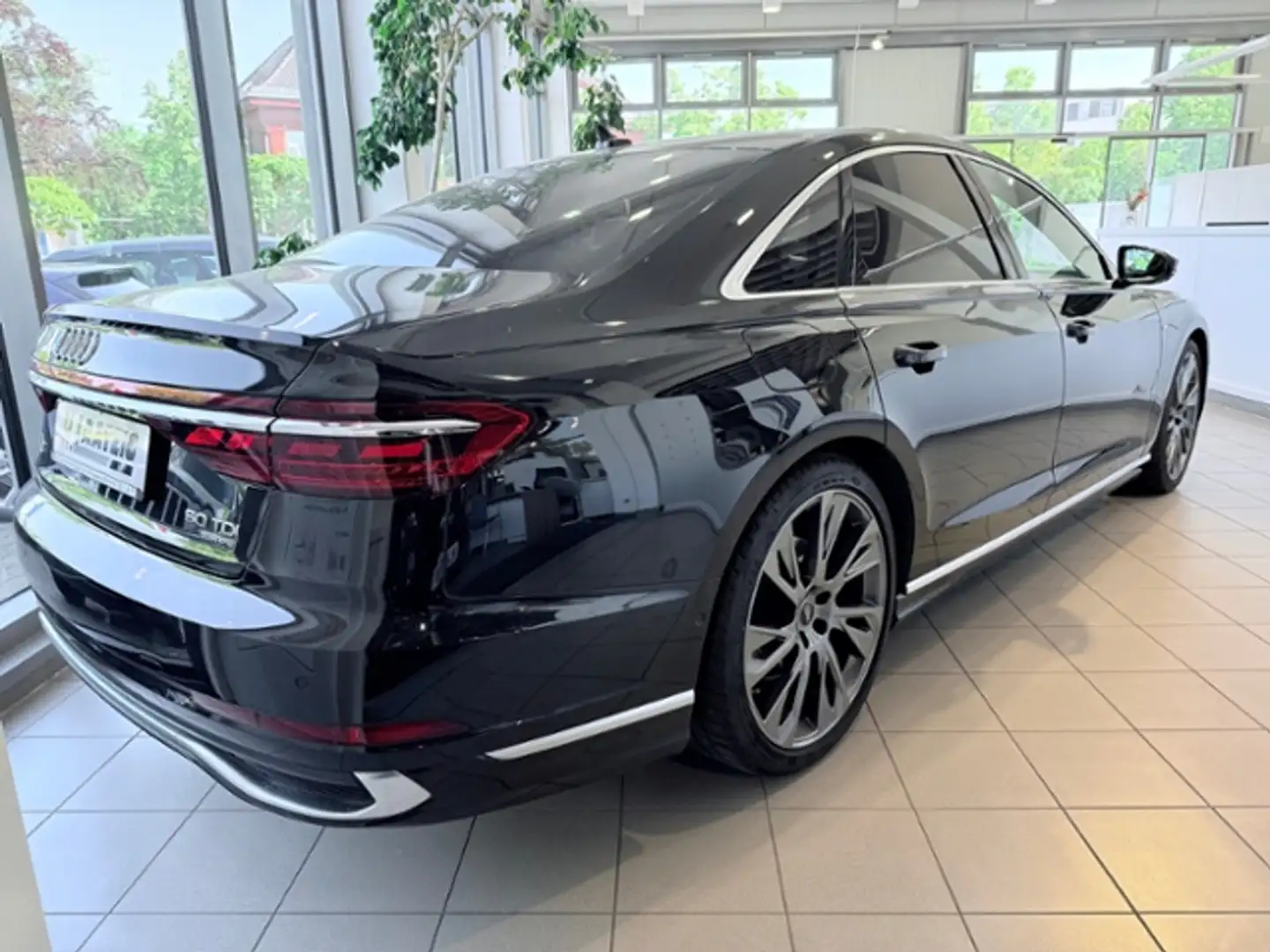 Audi A8 50 TDI quattro tiptronic S line Leder AHK B&O P-D Černá - 2