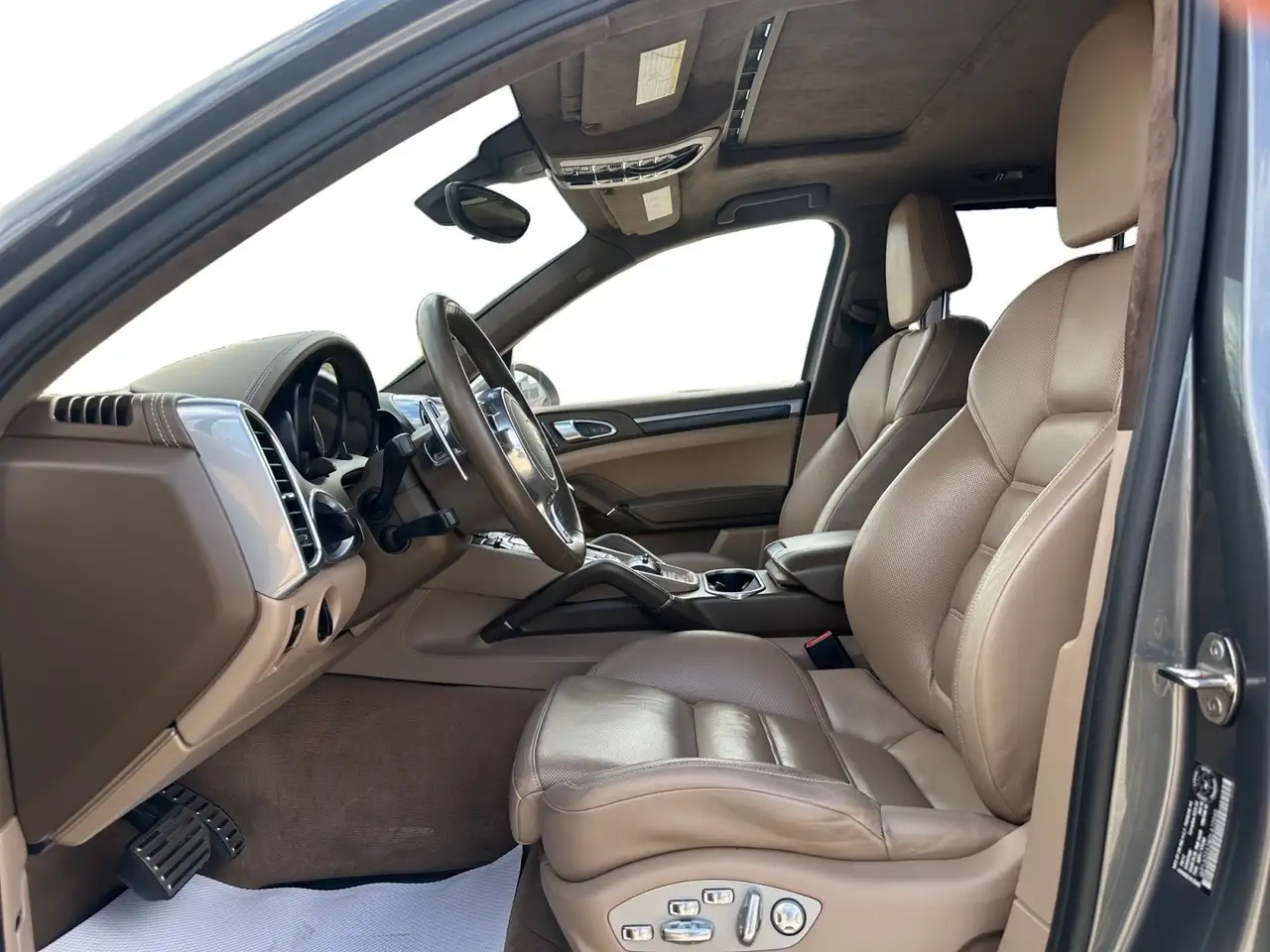 Porsche Cayenne снимка Porsche Cayenne