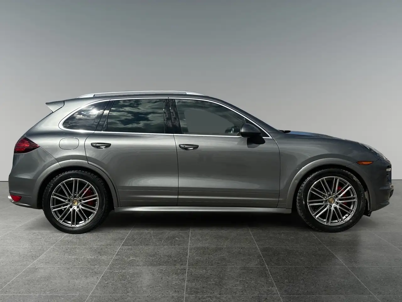 Porsche Cayenne снимка Porsche Cayenne