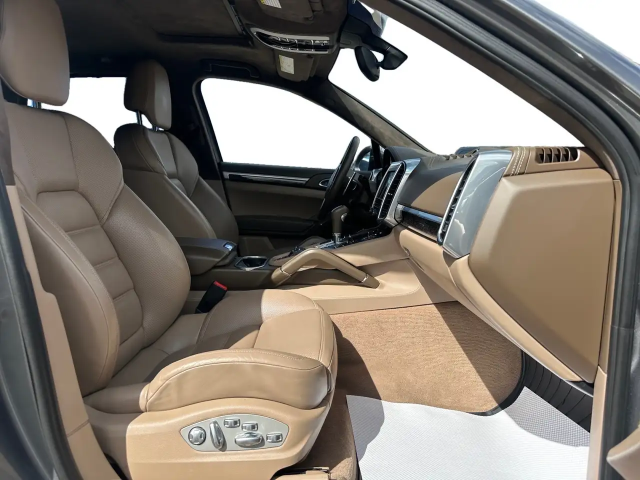 Porsche Cayenne снимка Porsche Cayenne