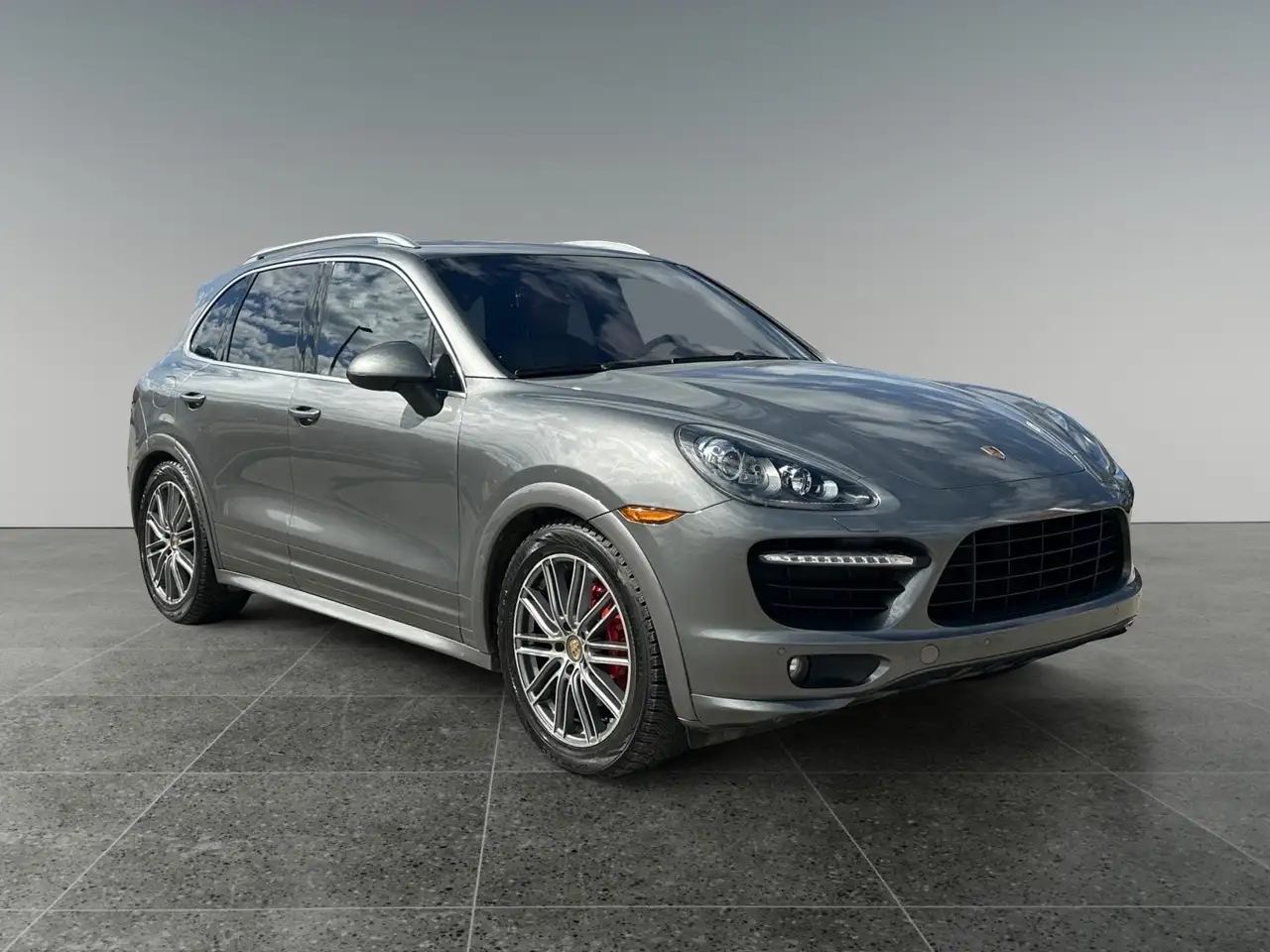 Porsche Cayenne снимка Porsche Cayenne