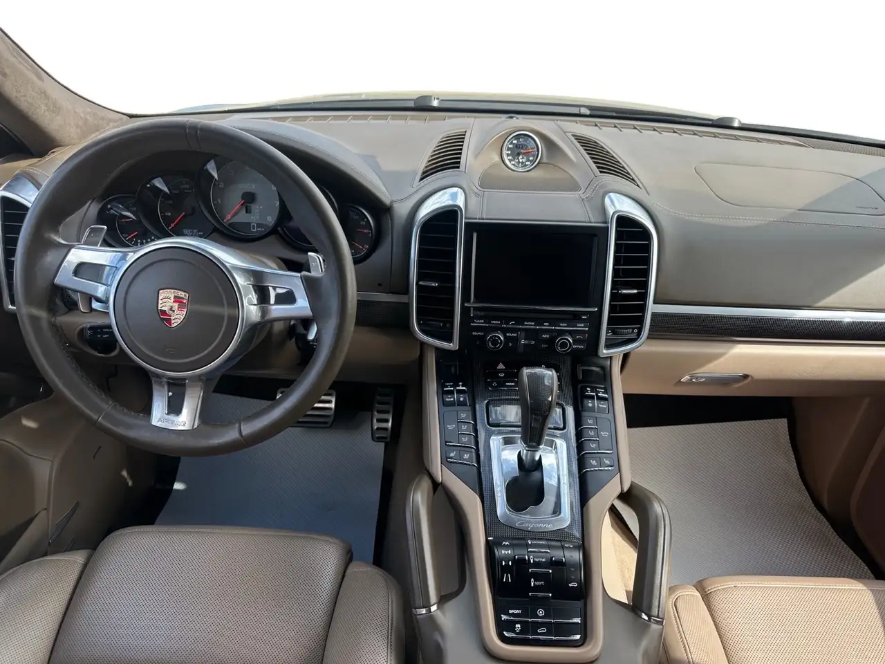 Porsche Cayenne снимка Porsche Cayenne