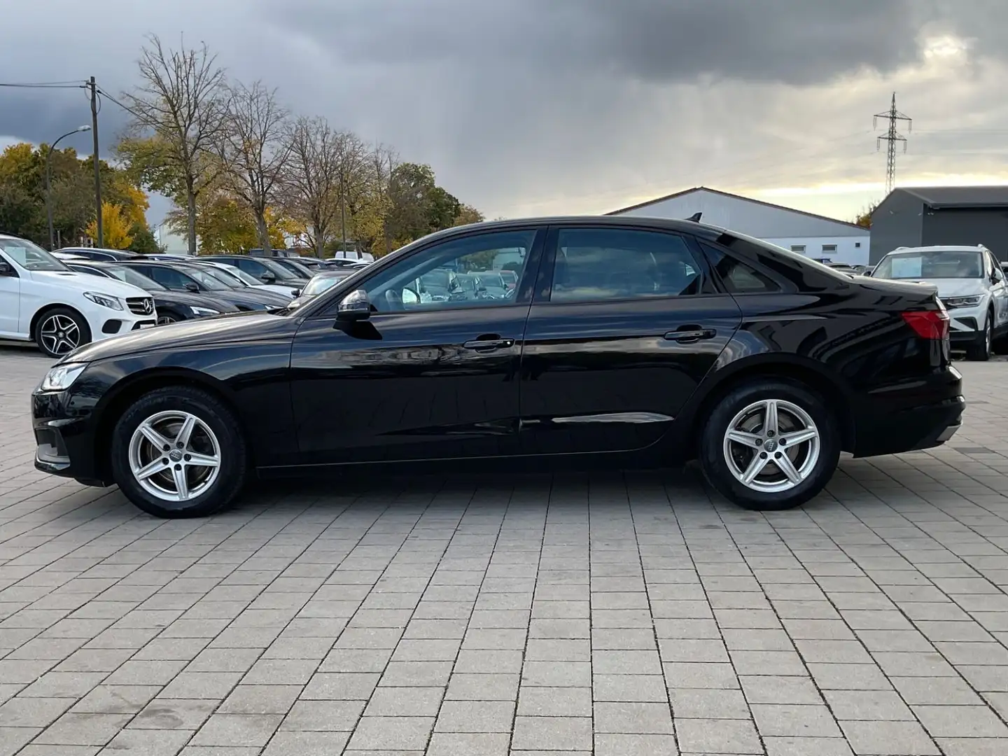 Audi A4 Lim. 35 TDI basis Klima Navi SHZ 8x Bereifung Nero - 2