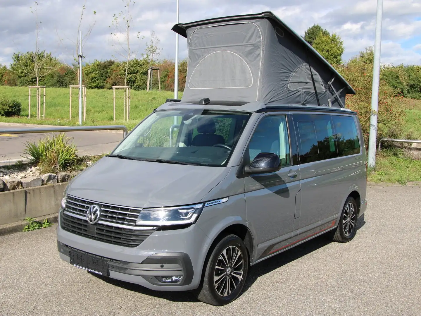 Volkswagen T6.1 California TDI Beach Camper Edition *Miniküche* DSG 150 PS Gris - 1