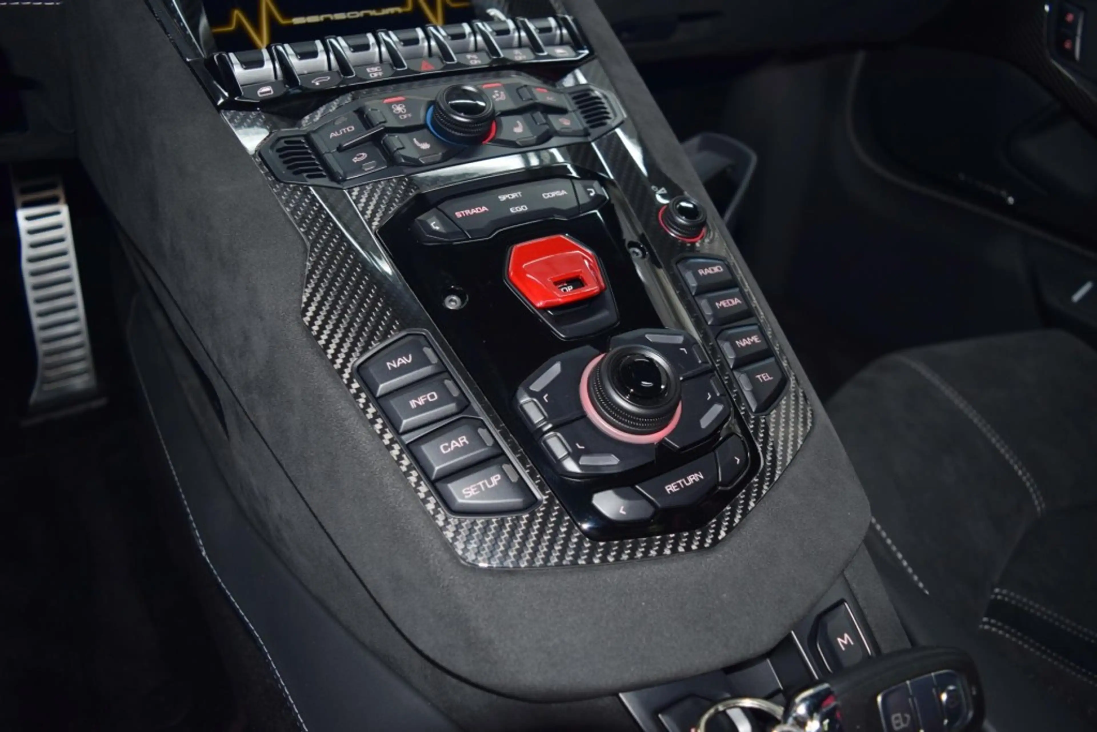 Lamborghini Aventador LP780-4 Ultimae Sensonum® CarbonPaket — photo 10