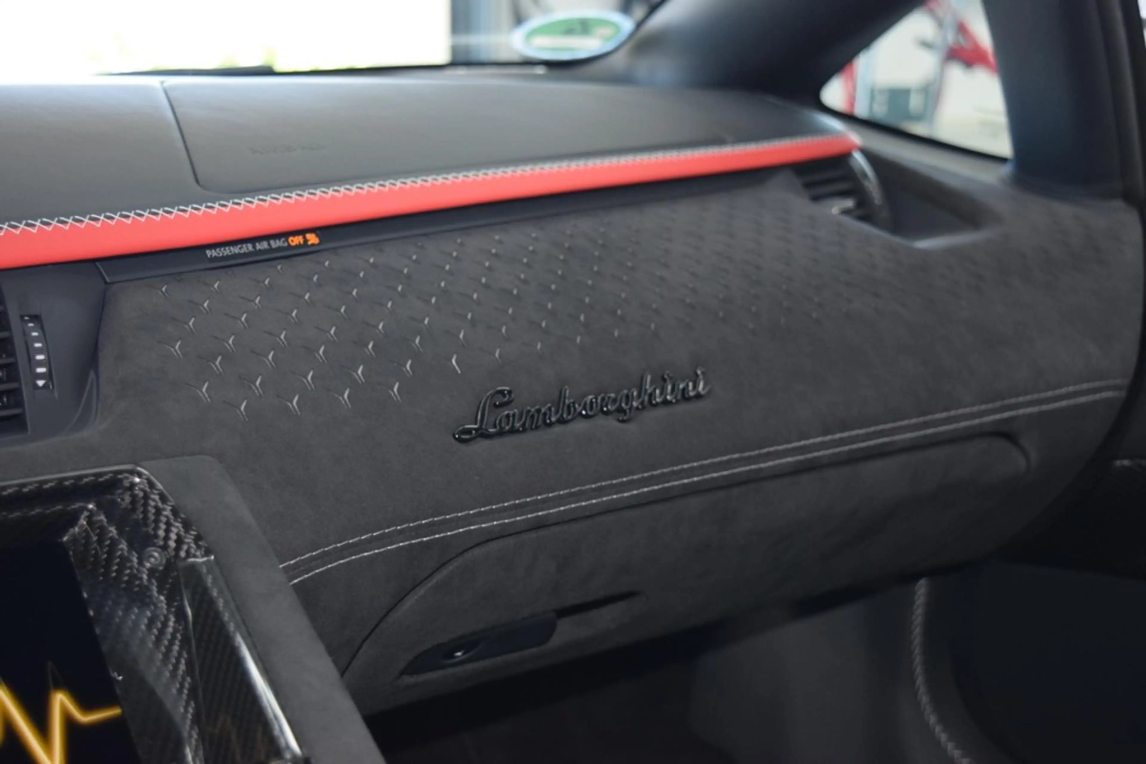 Lamborghini Aventador LP780-4 Ultimae Sensonum® CarbonPaket — photo 14