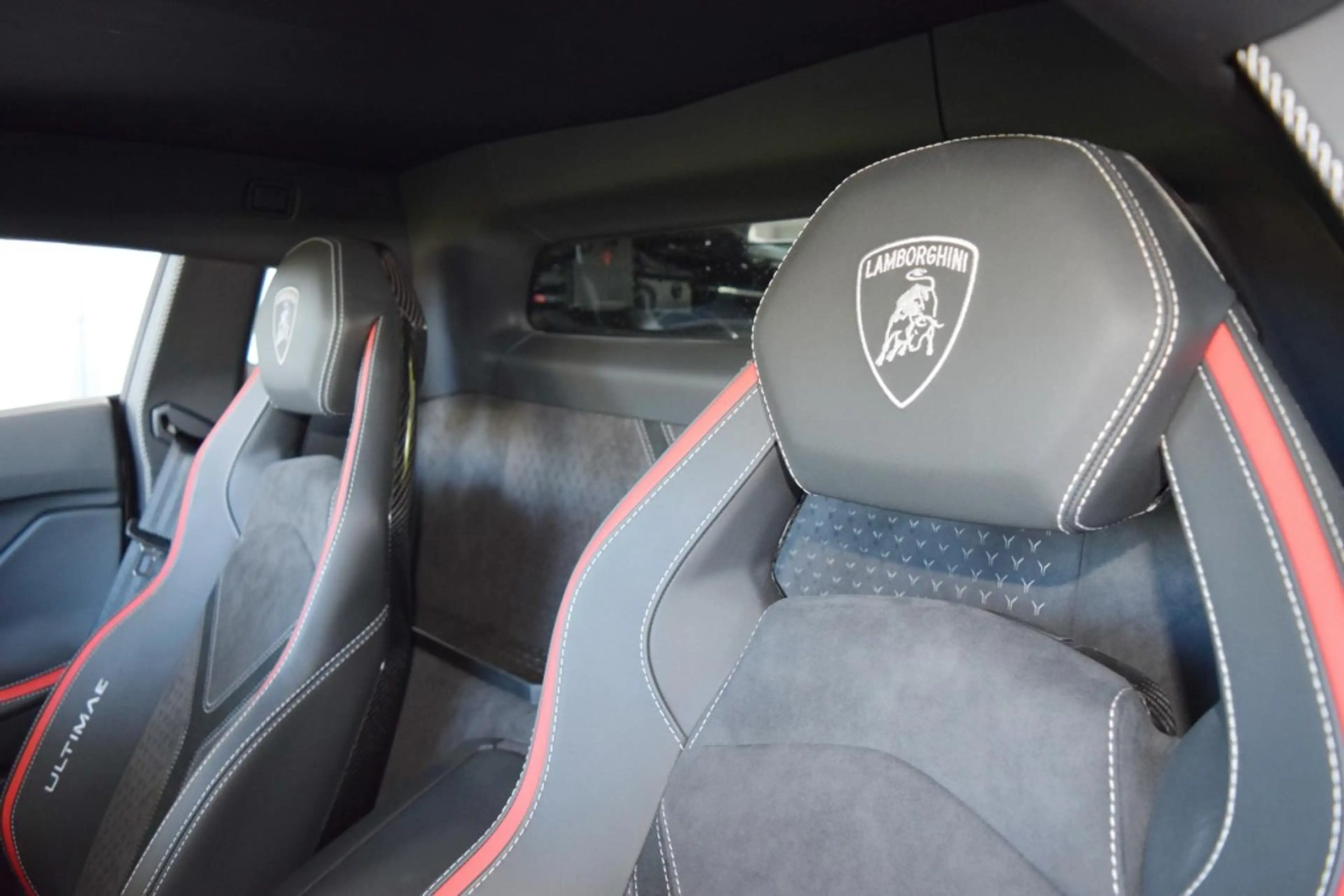 Lamborghini Aventador LP780-4 Ultimae Sensonum® CarbonPaket — photo 6