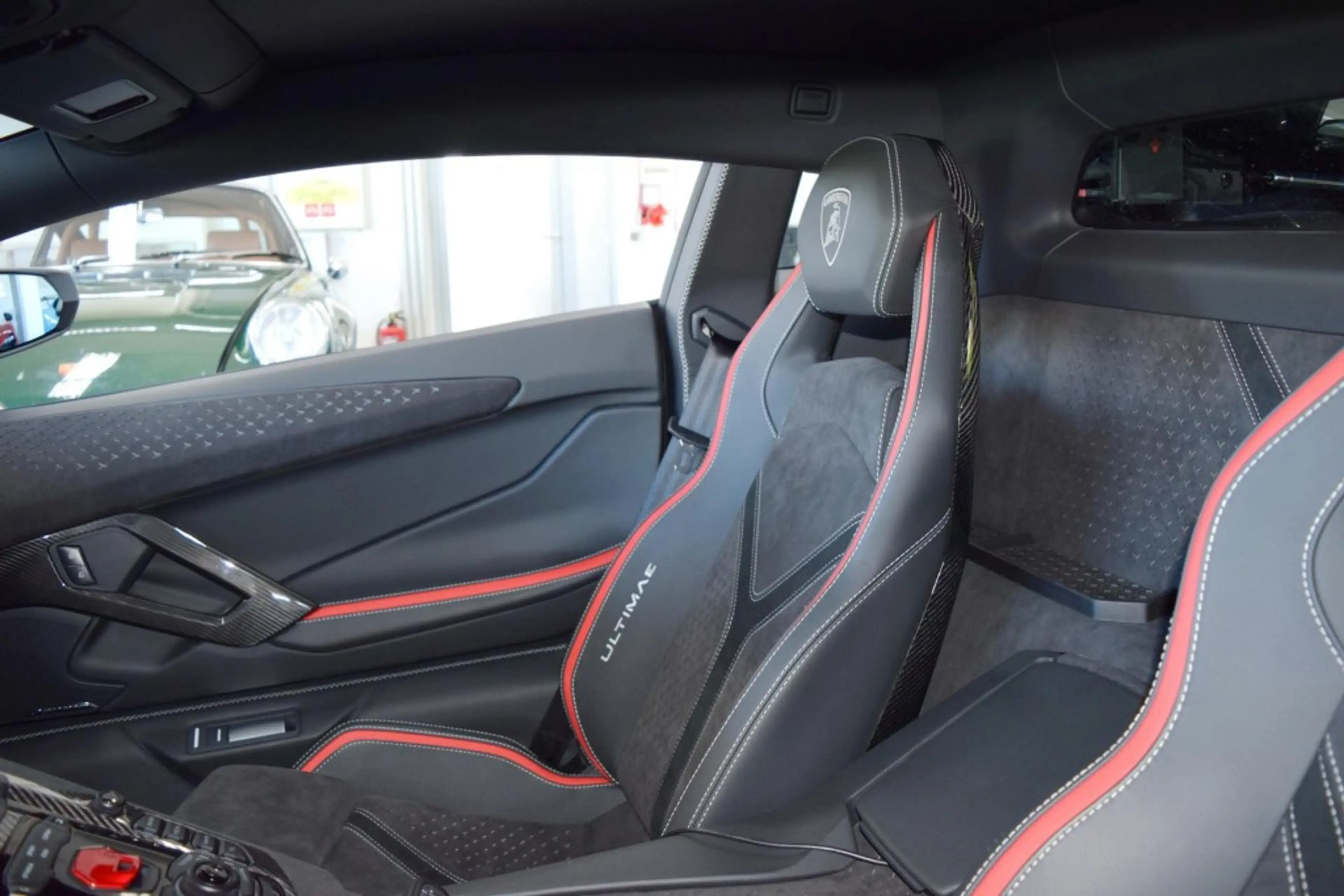 Lamborghini Aventador LP780-4 Ultimae Sensonum® CarbonPaket — photo 7