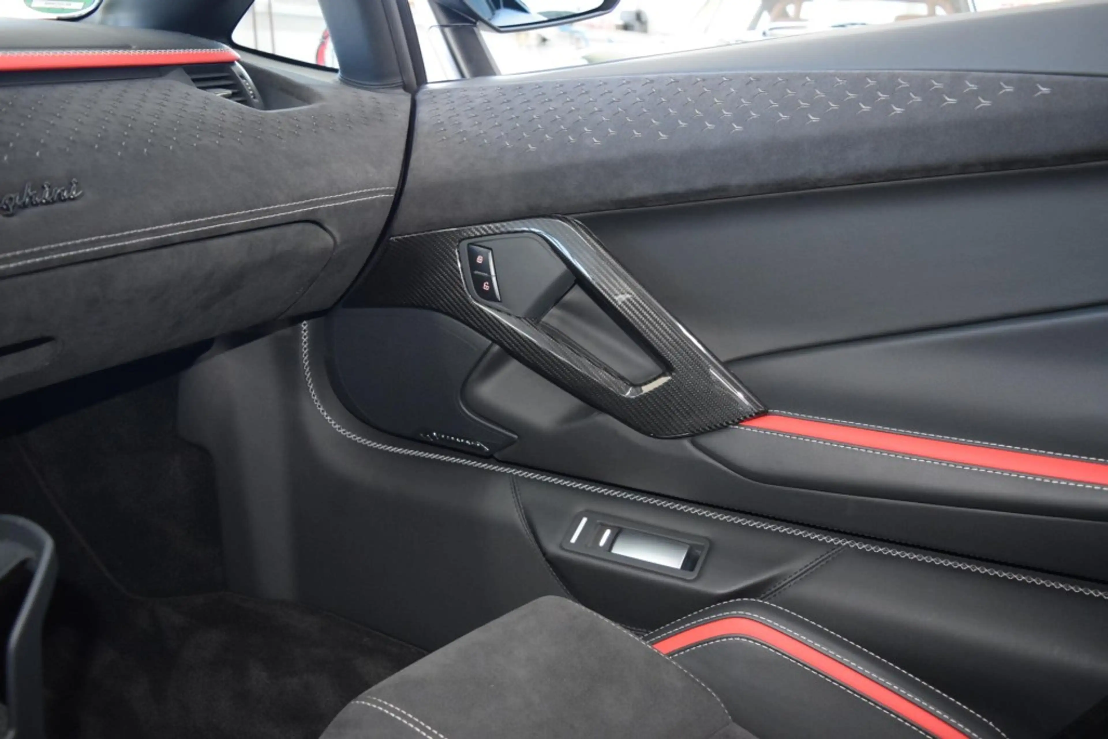 Lamborghini Aventador LP780-4 Ultimae Sensonum® CarbonPaket — photo 11
