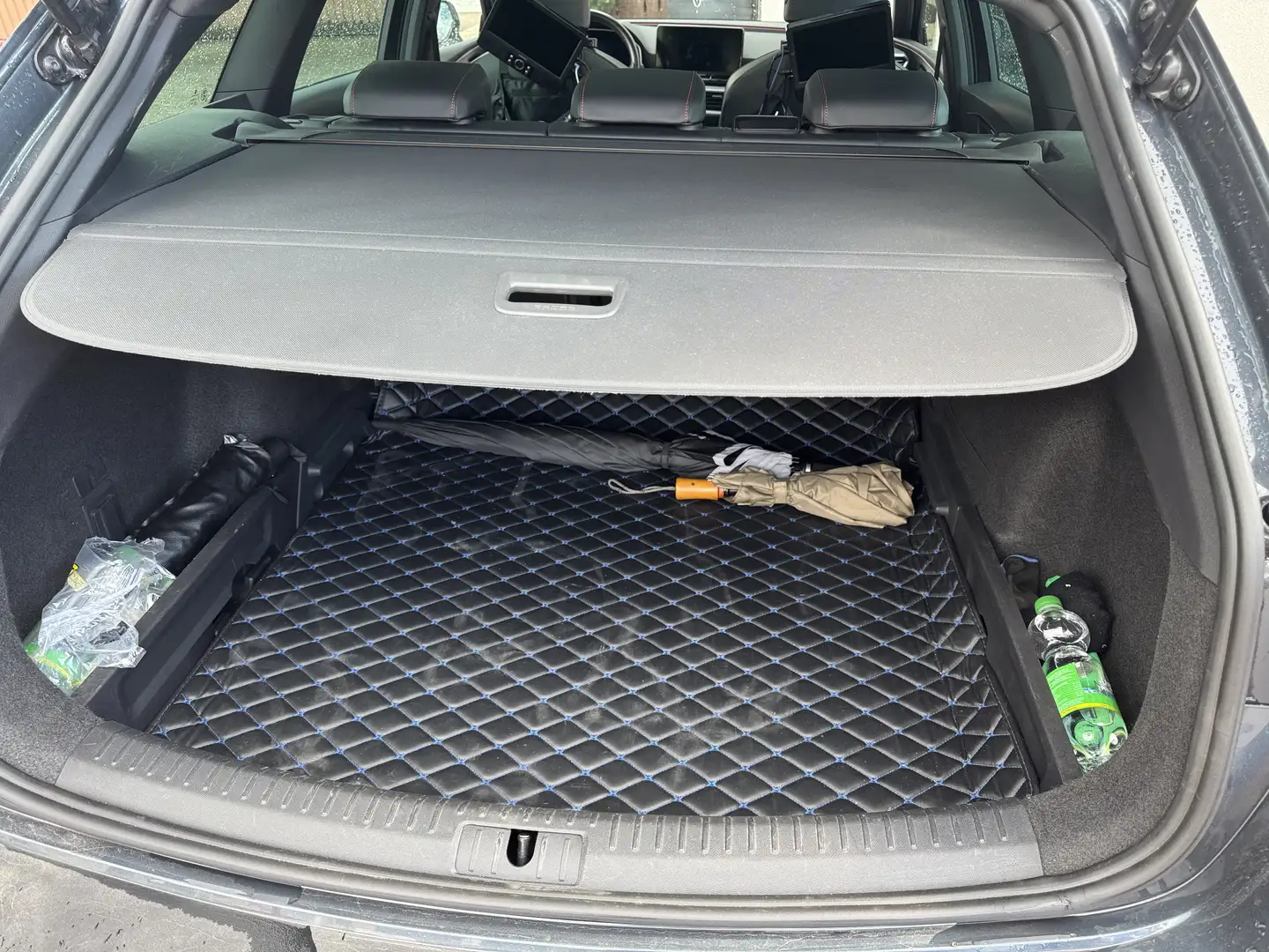 SEAT Leon Leon Sportstourer 1.5 eTSI ACT OPF DSG FR Grau - 2