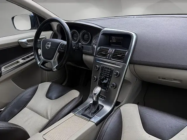 Volvo XC60 view 10