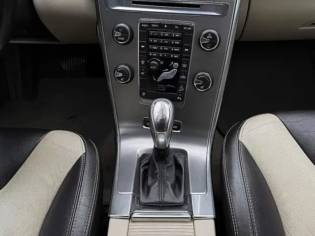 Volvo XC60 view 12