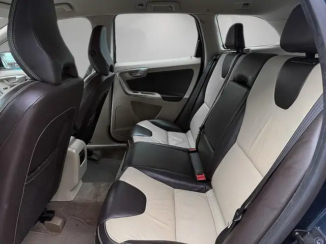 Volvo XC60 view 11