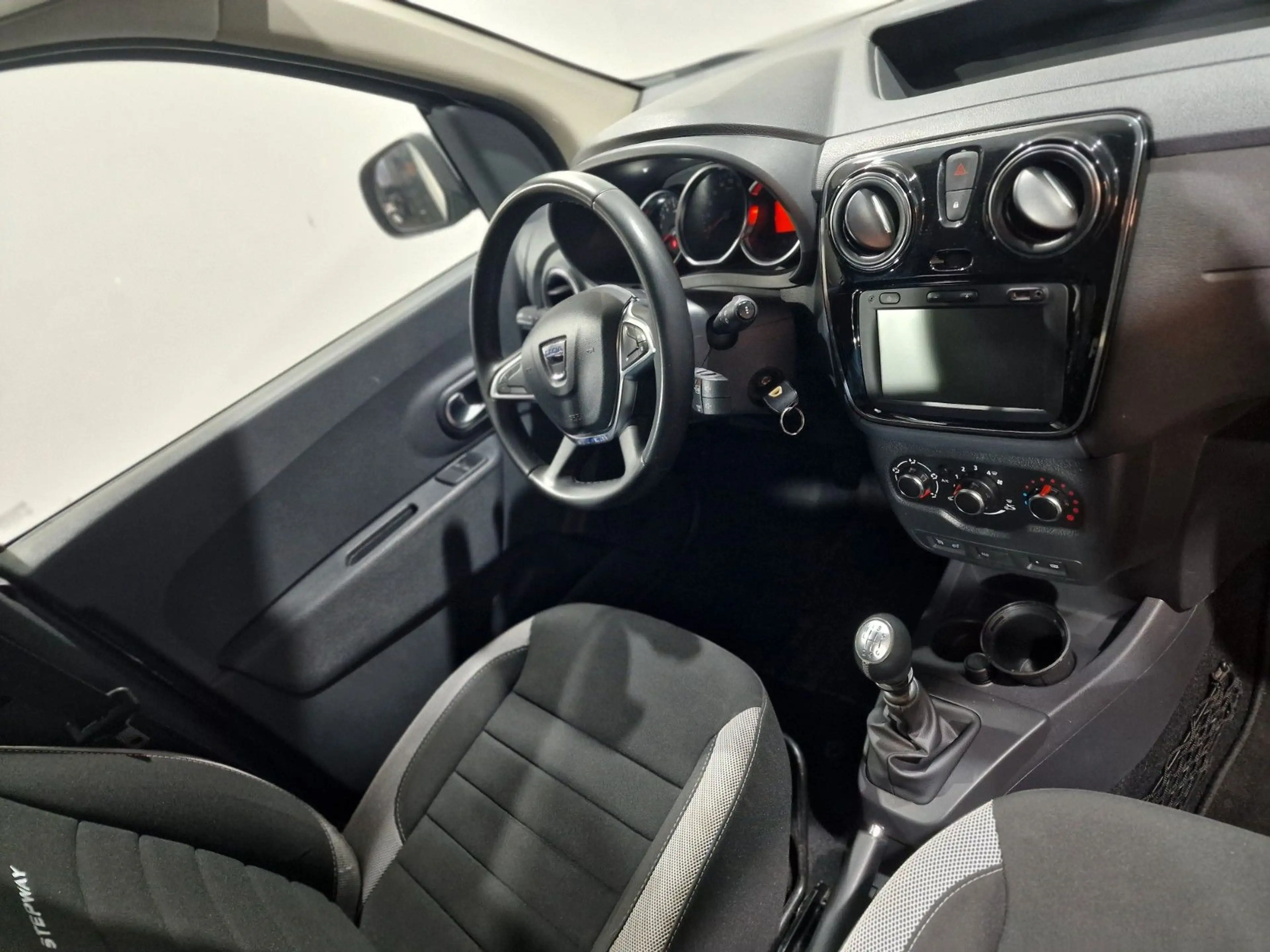 Dacia Dokker Stepway — photo 13