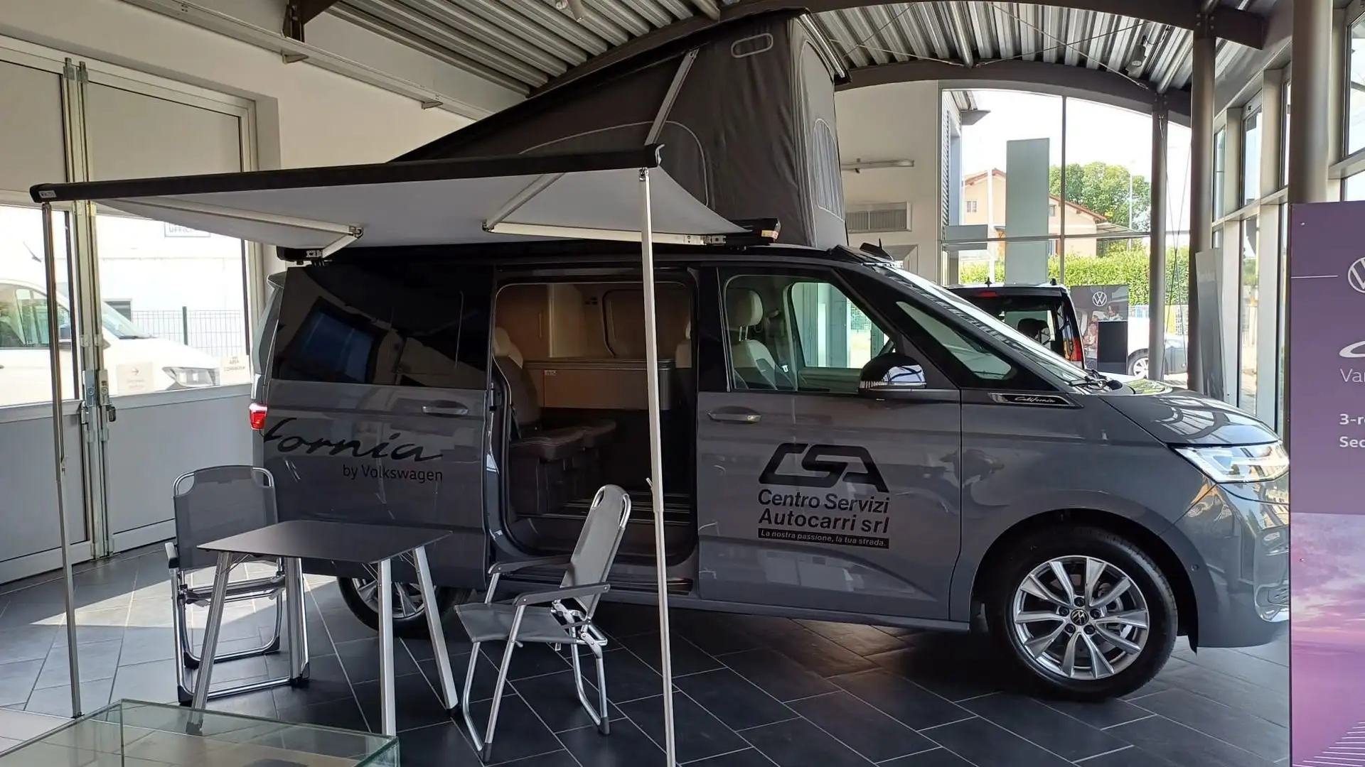 Volkswagen T7 California California 2.0 TDI 150 CV DSG Ocean Šedá - 1