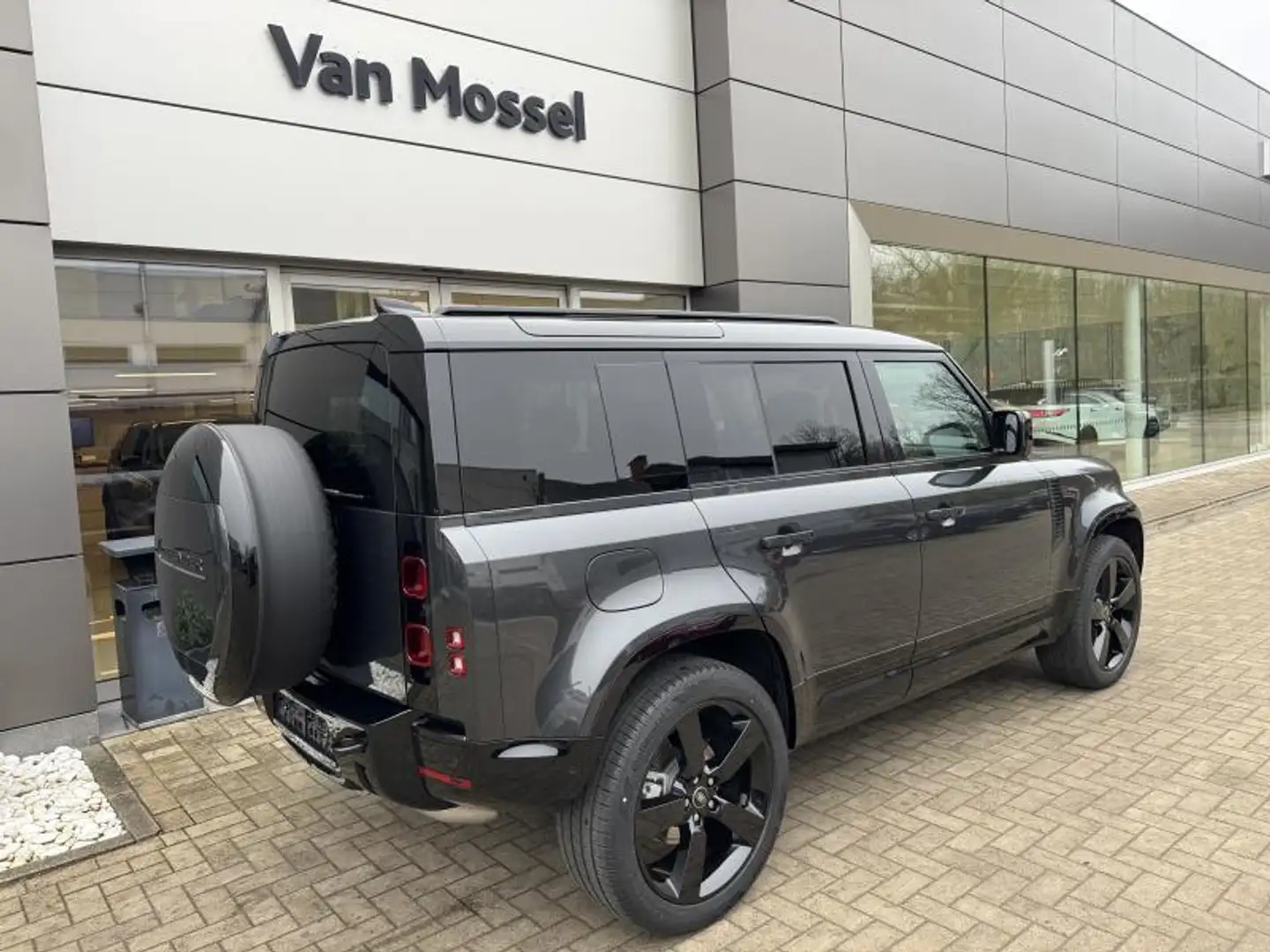 Land Rover Defender 110 D250 X-Dynamic SE AWD Auto. 25.5MY Grijs - 2