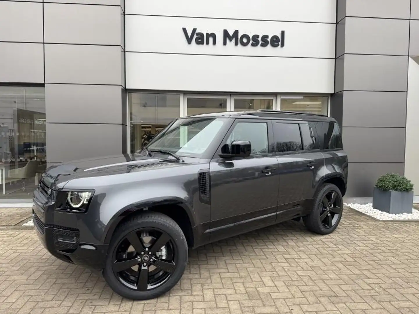 Land Rover Defender 110 D250 X-Dynamic SE AWD Auto. 25.5MY Grijs - 1