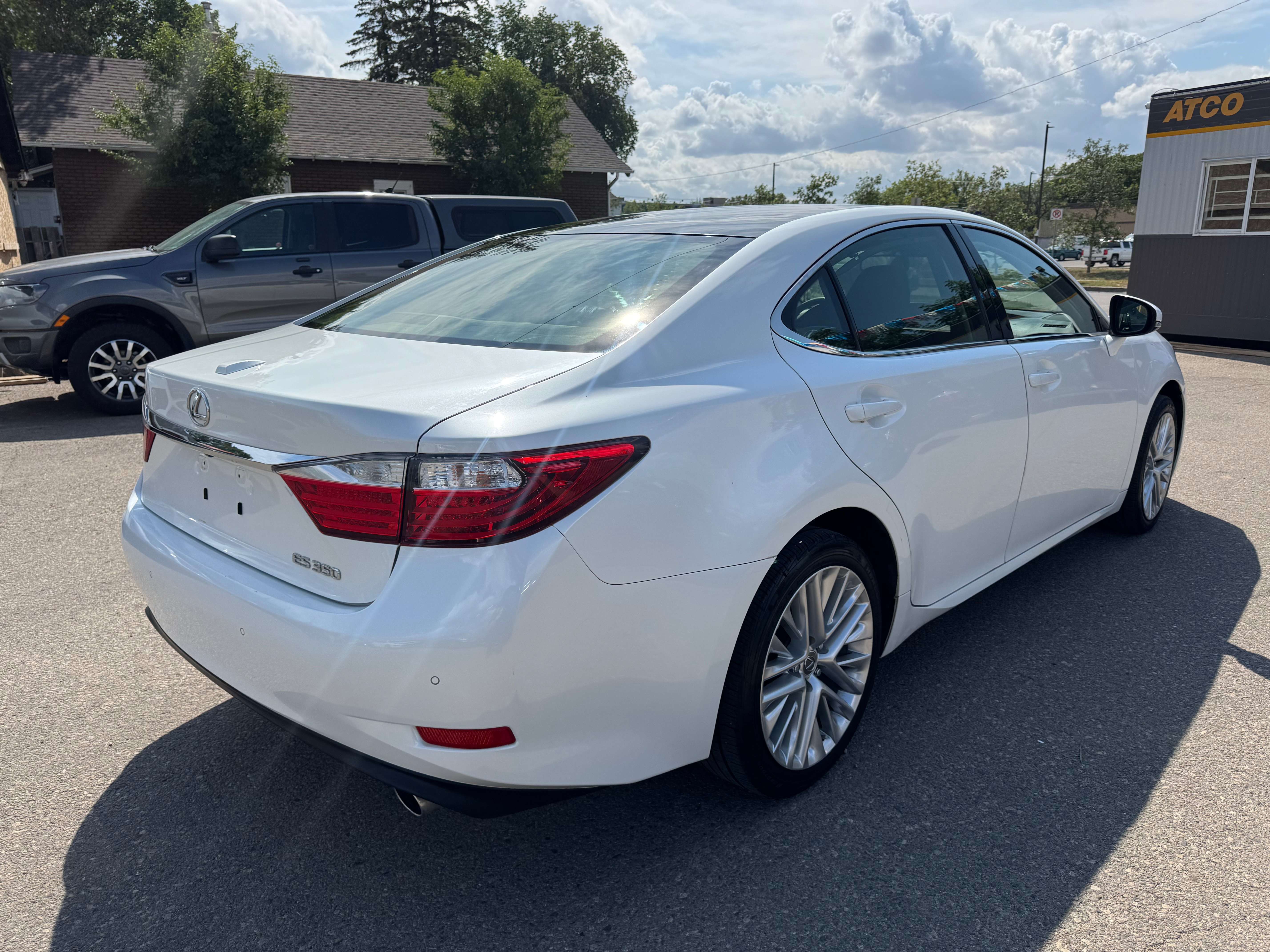 2015 Lexus ES