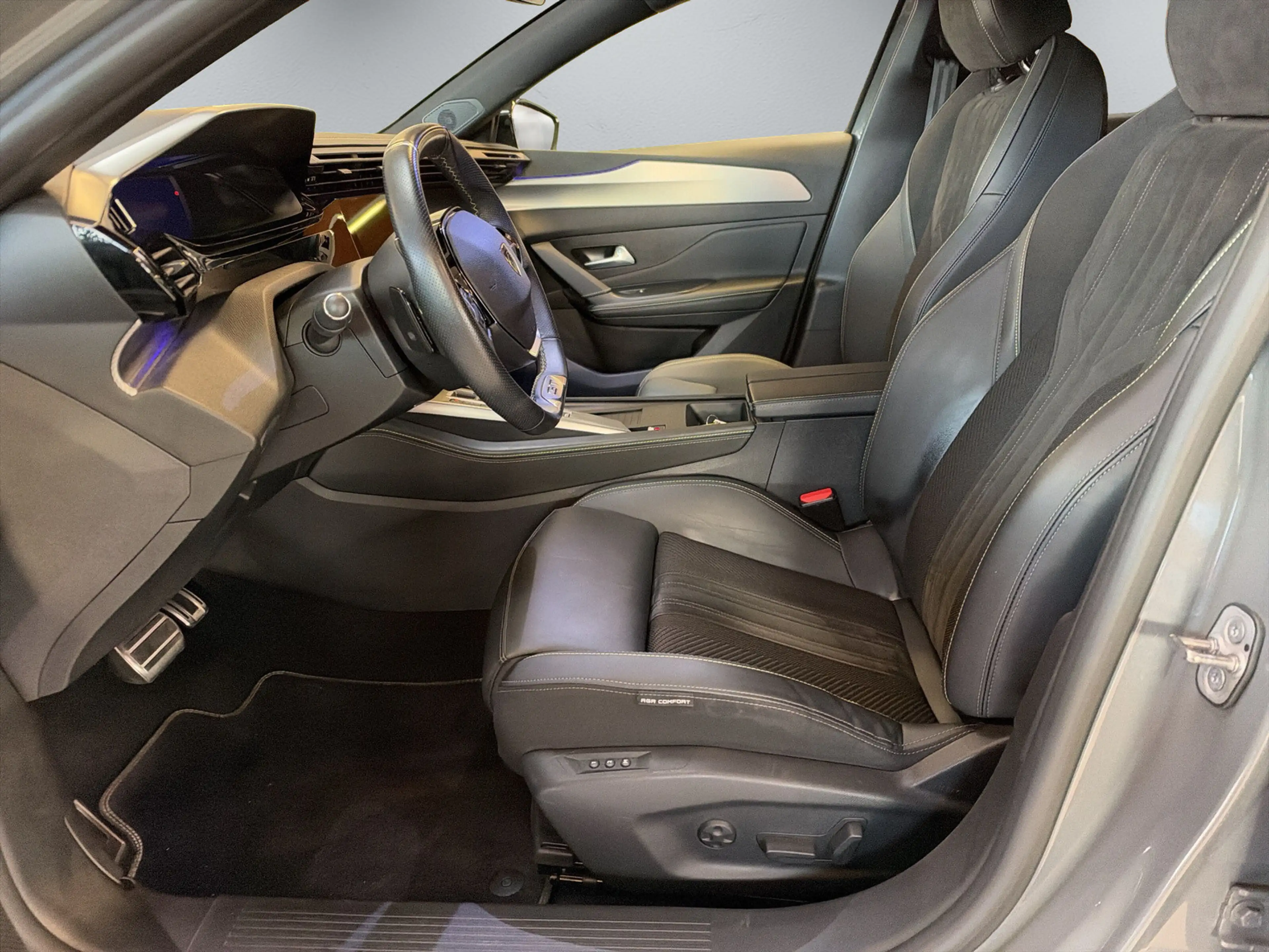 Peugeot 308 GT — photo 10