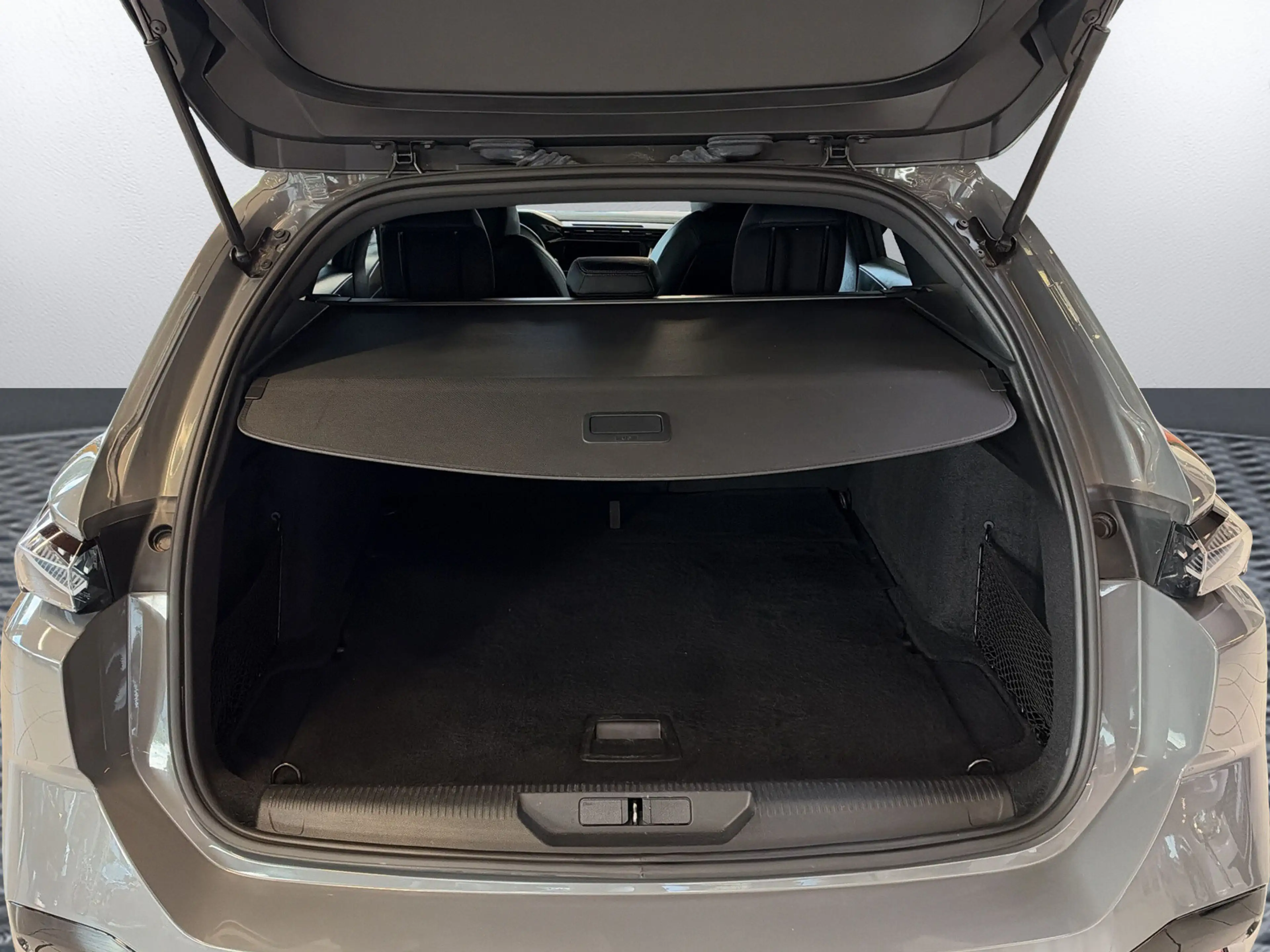 Peugeot 308 GT — photo 9