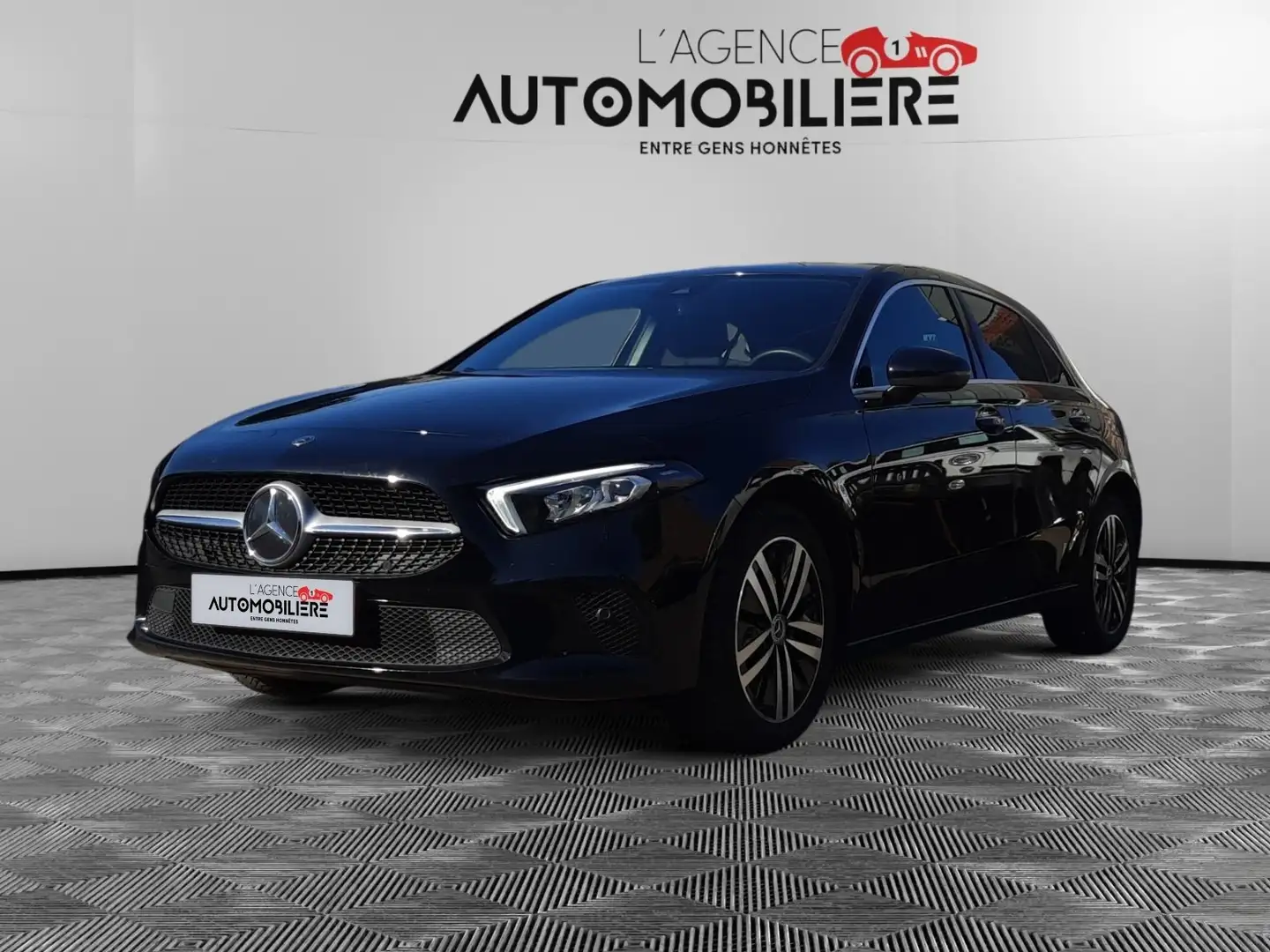 Mercedes-Benz A 250 e PHEV Business Line *TVA*/ Garantie 12 Mois Zwart - 1