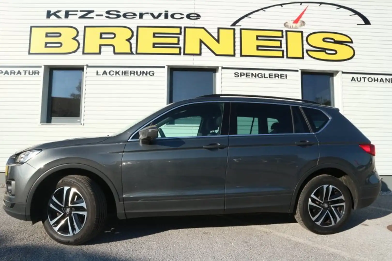 SEAT Tarraco Style 2,0 TDI*150 PS* Grau - 2