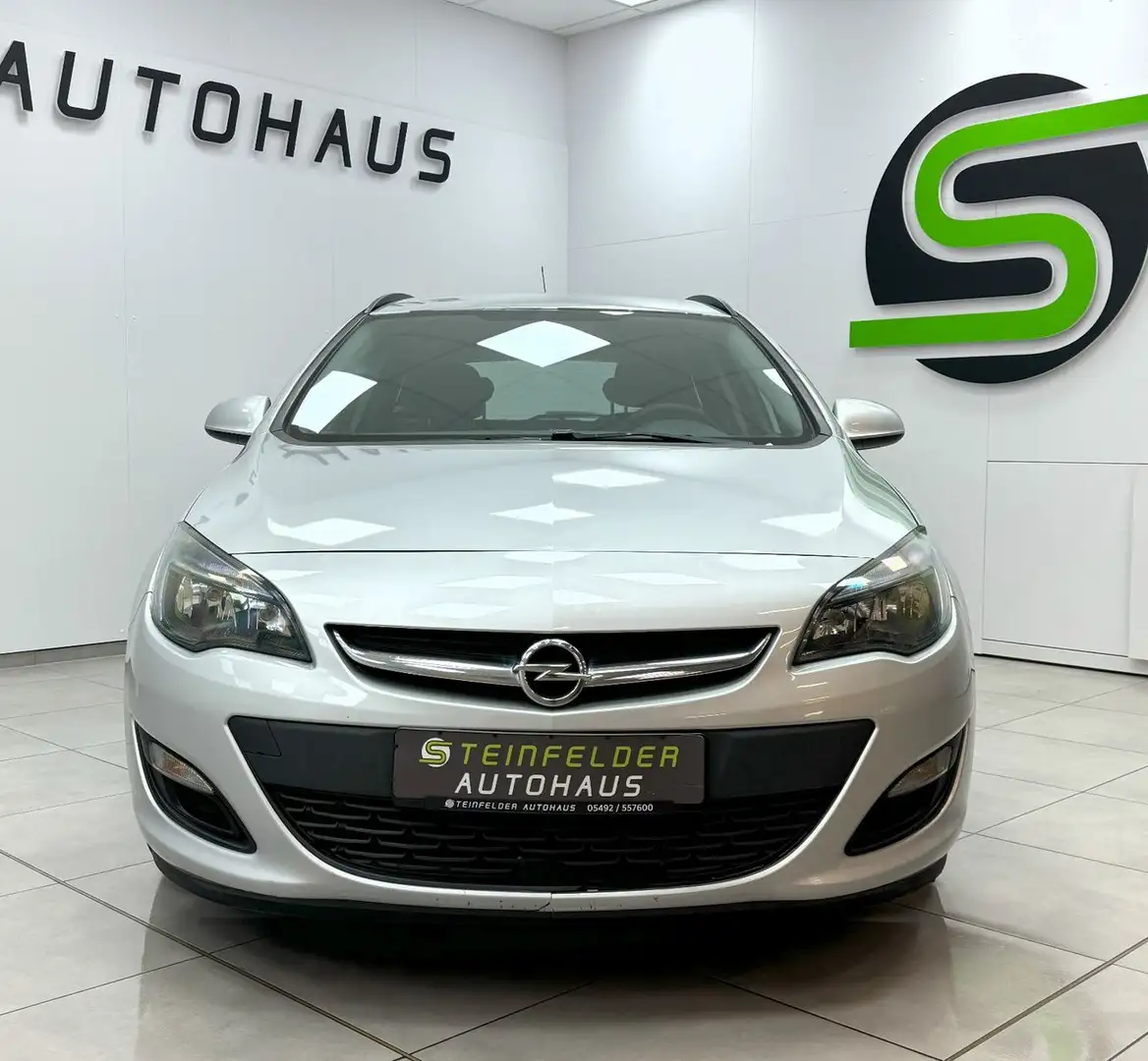 Opel Astra J Sports Tourer Selection Zilver - 2