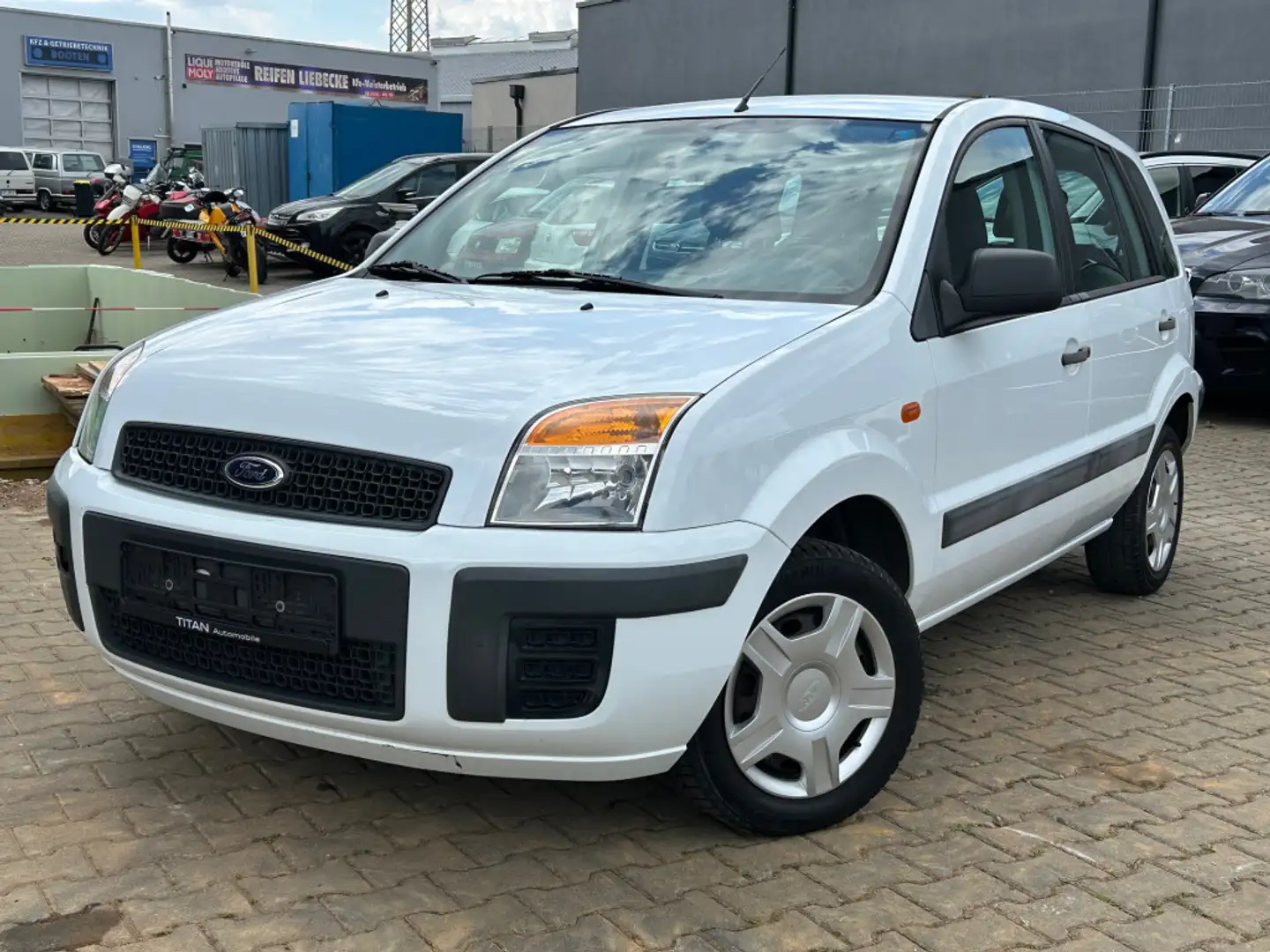 Ford Fusion Ambiente TÜV neu Klima ZV Radio-CD 2.Hand Weiß - 1