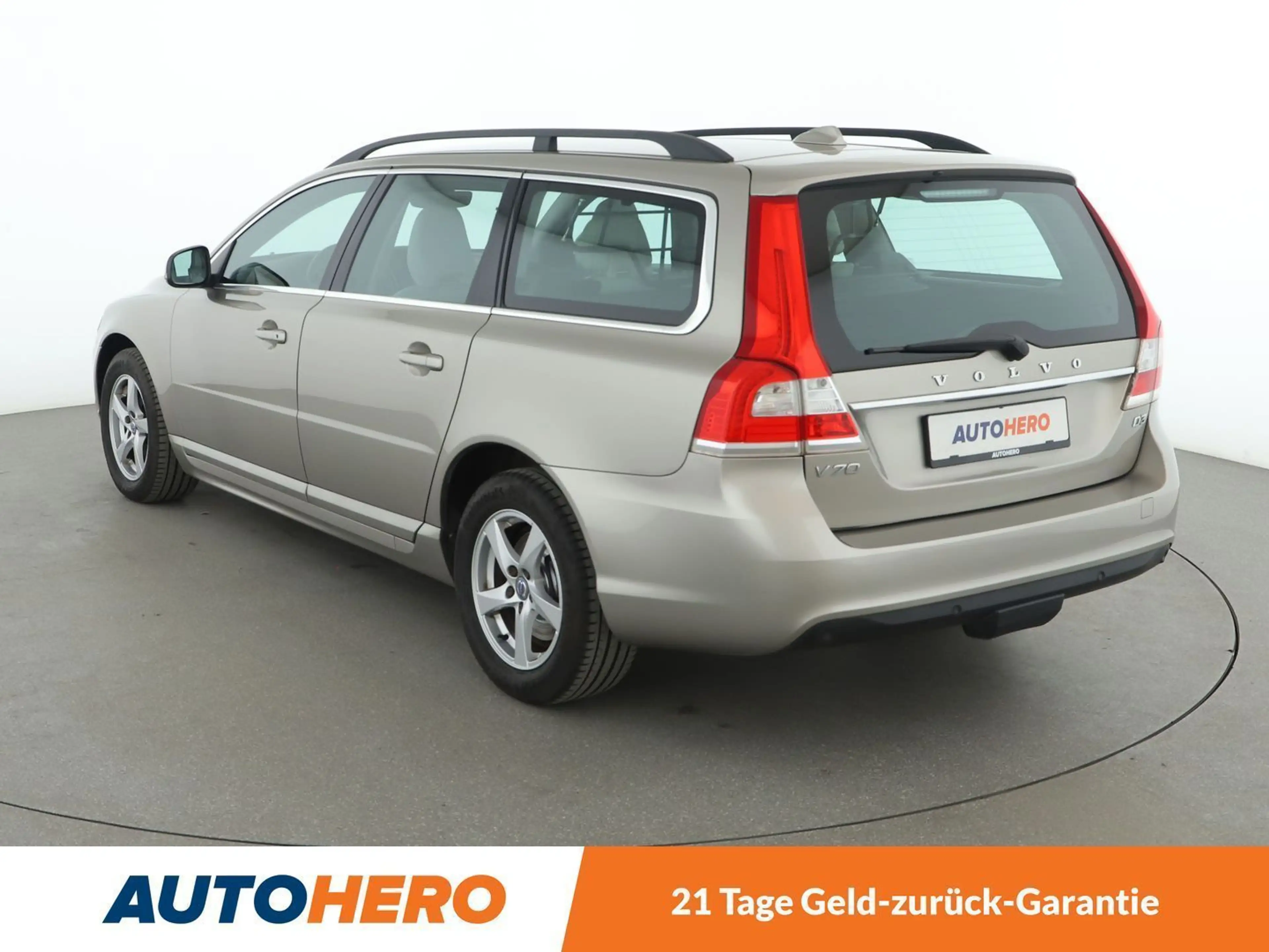 Volvo V70 2.0 D3 Linje Classic *NAVI*BI-XENON*PDC*SHZ* — photo 4
