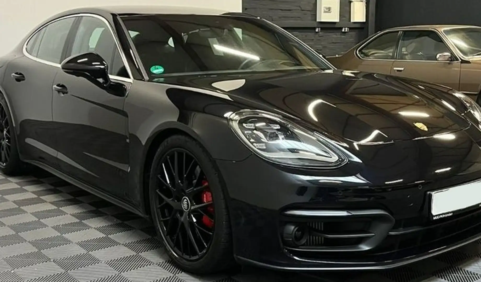 Porsche Panamera 4S Aut. Чорний - 2