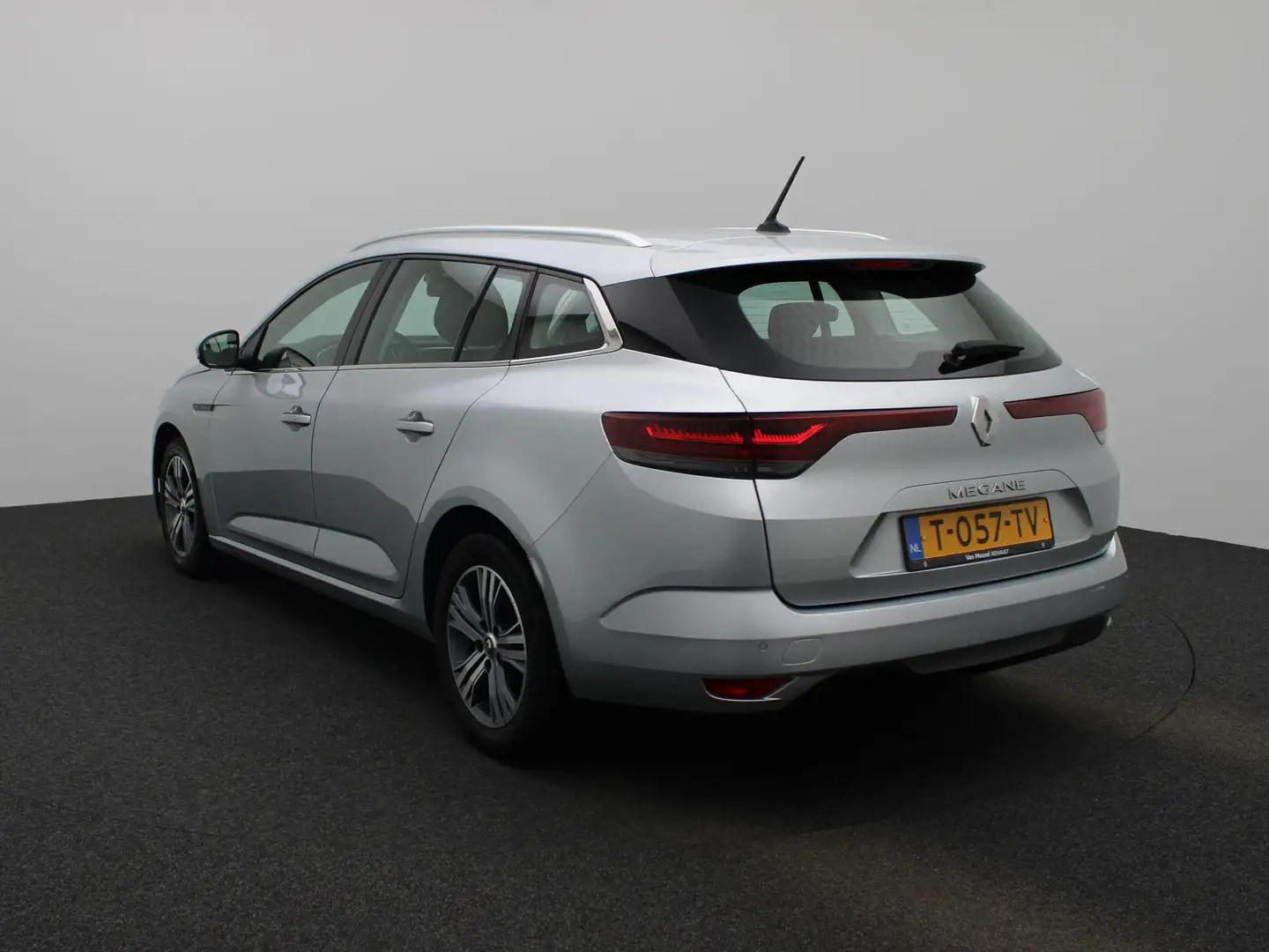 Renault Megane Estate 1.3 TCe 140 Equilibre Grijs - 2