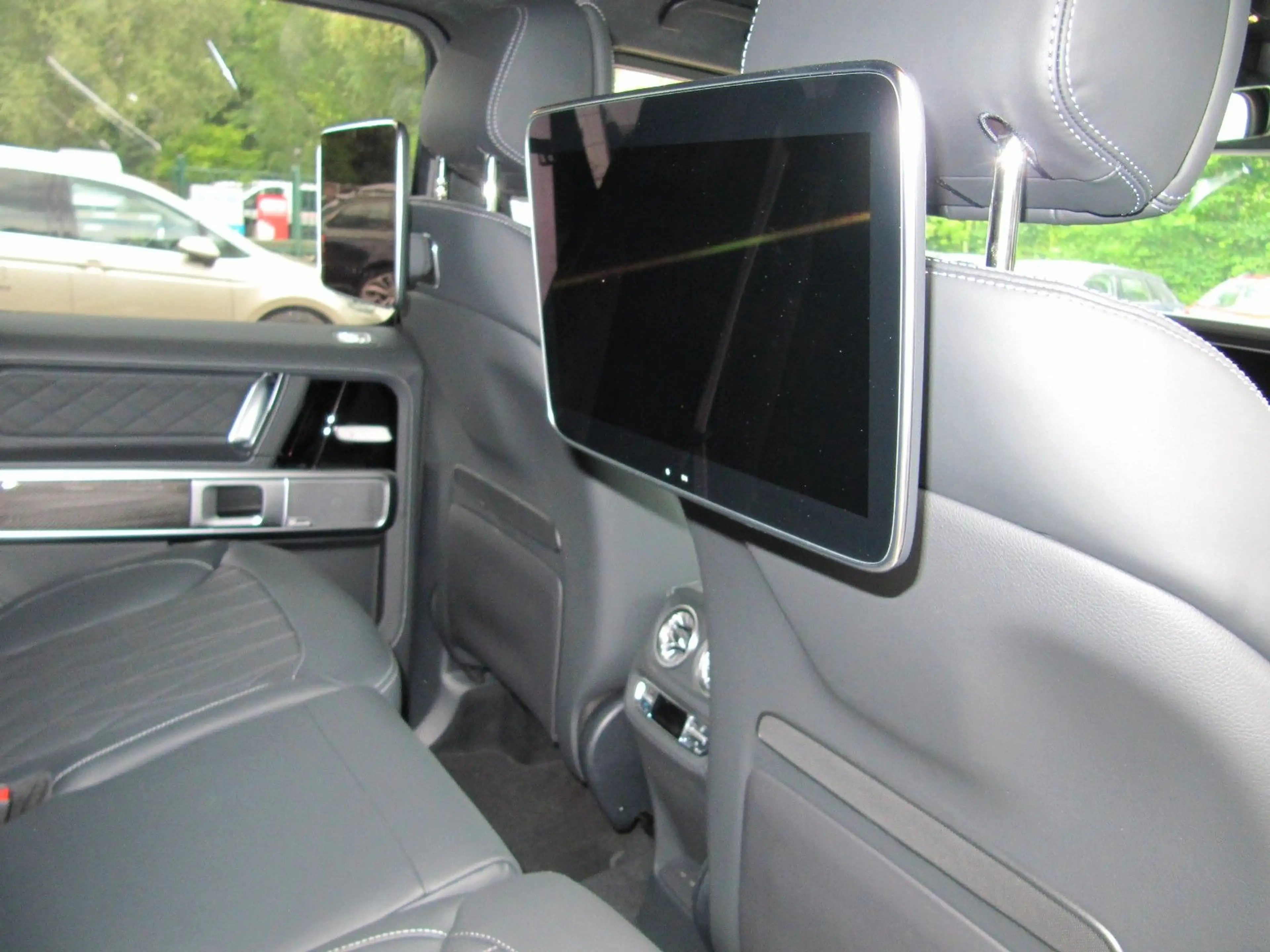 Mercedes-Benz G 63 AMG MY26 CARBON TZ FOND ENTERTAIN A22 — photo 14