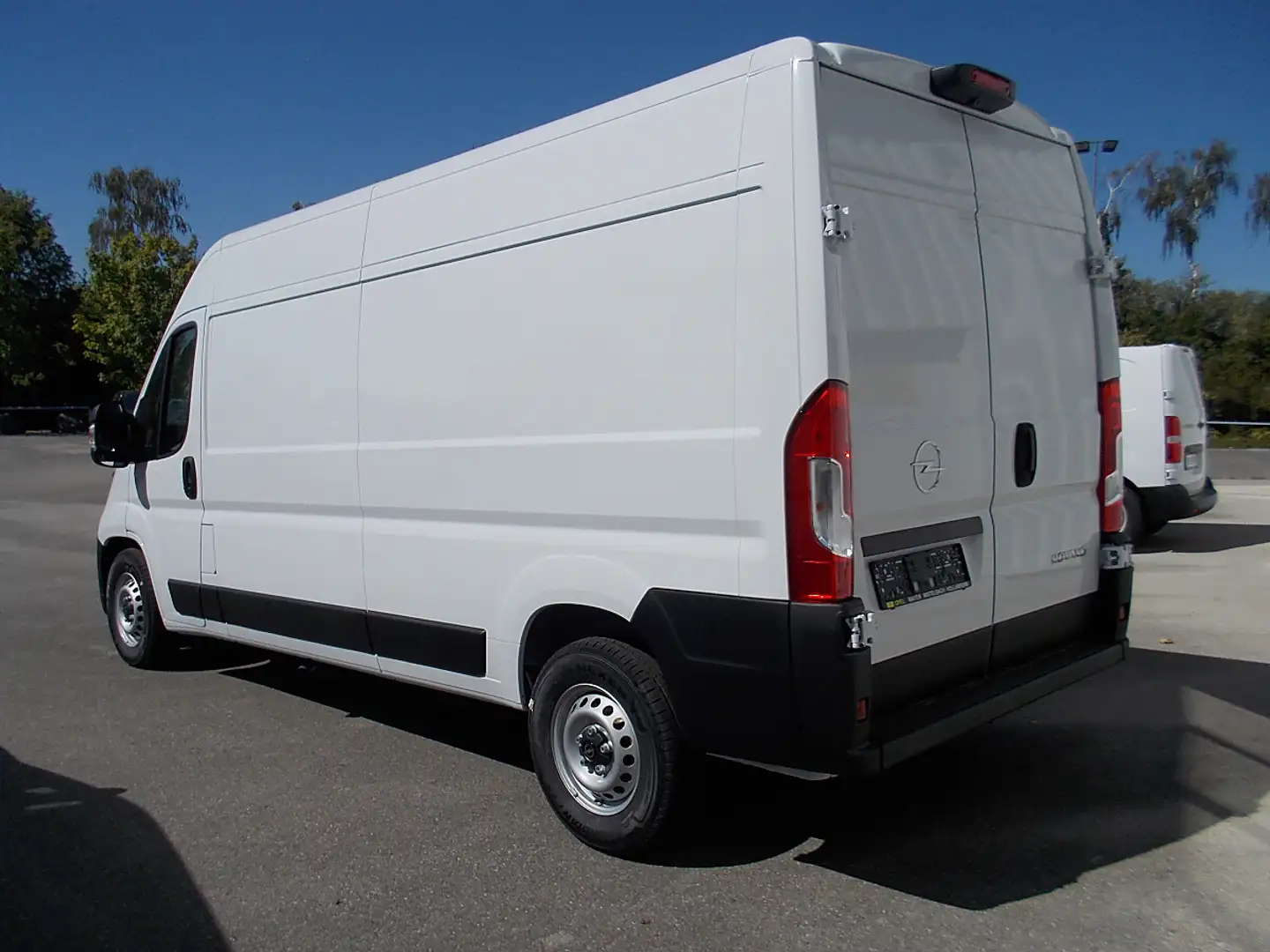 Opel Movano BlueHDi 140 S&S 35 L3H2 Weiß - 2