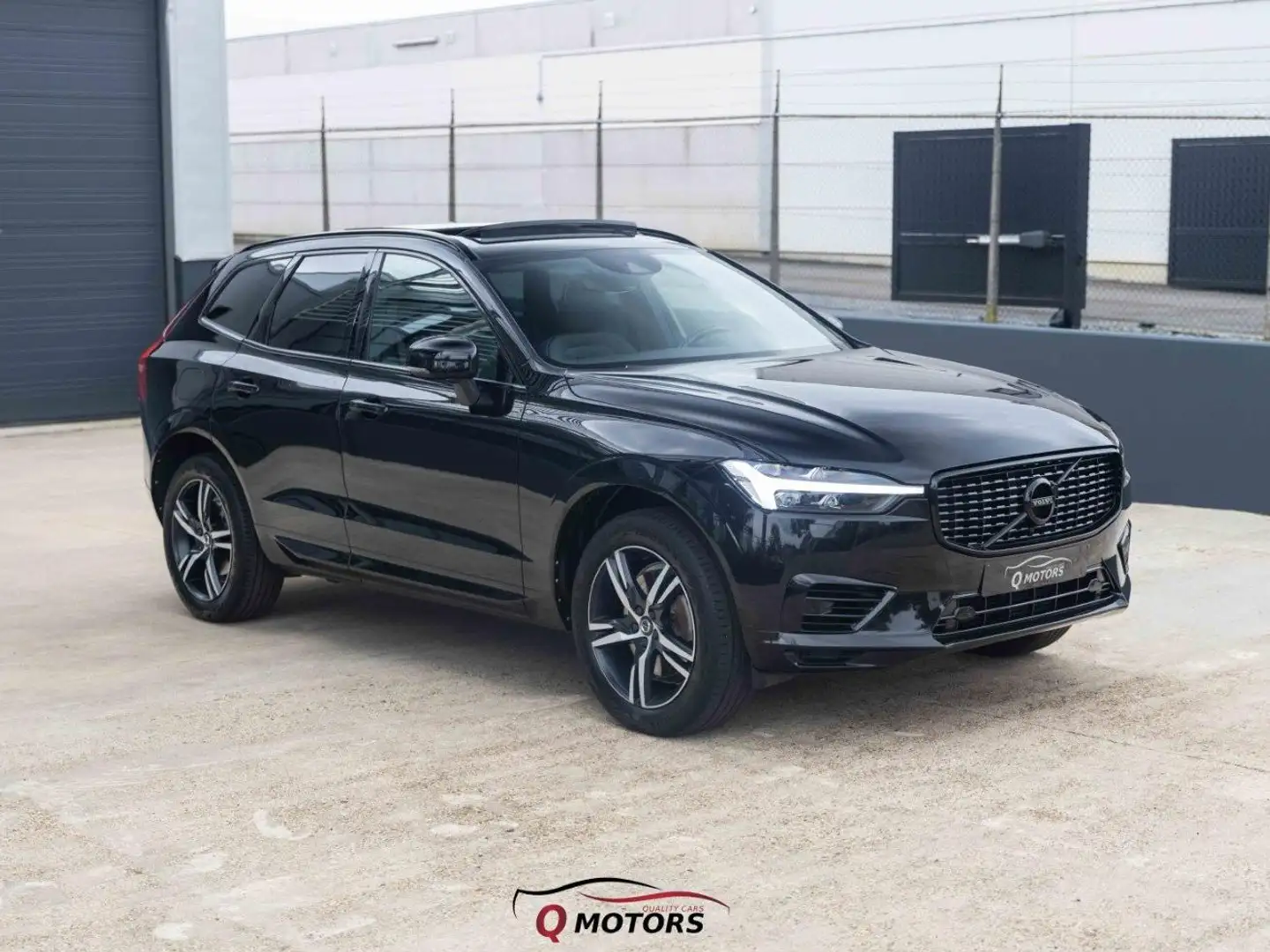Volvo XC60 T6 AWD Recharge RDesign-PANO-LED-ACC-TREKH-CARP Zwart - 2