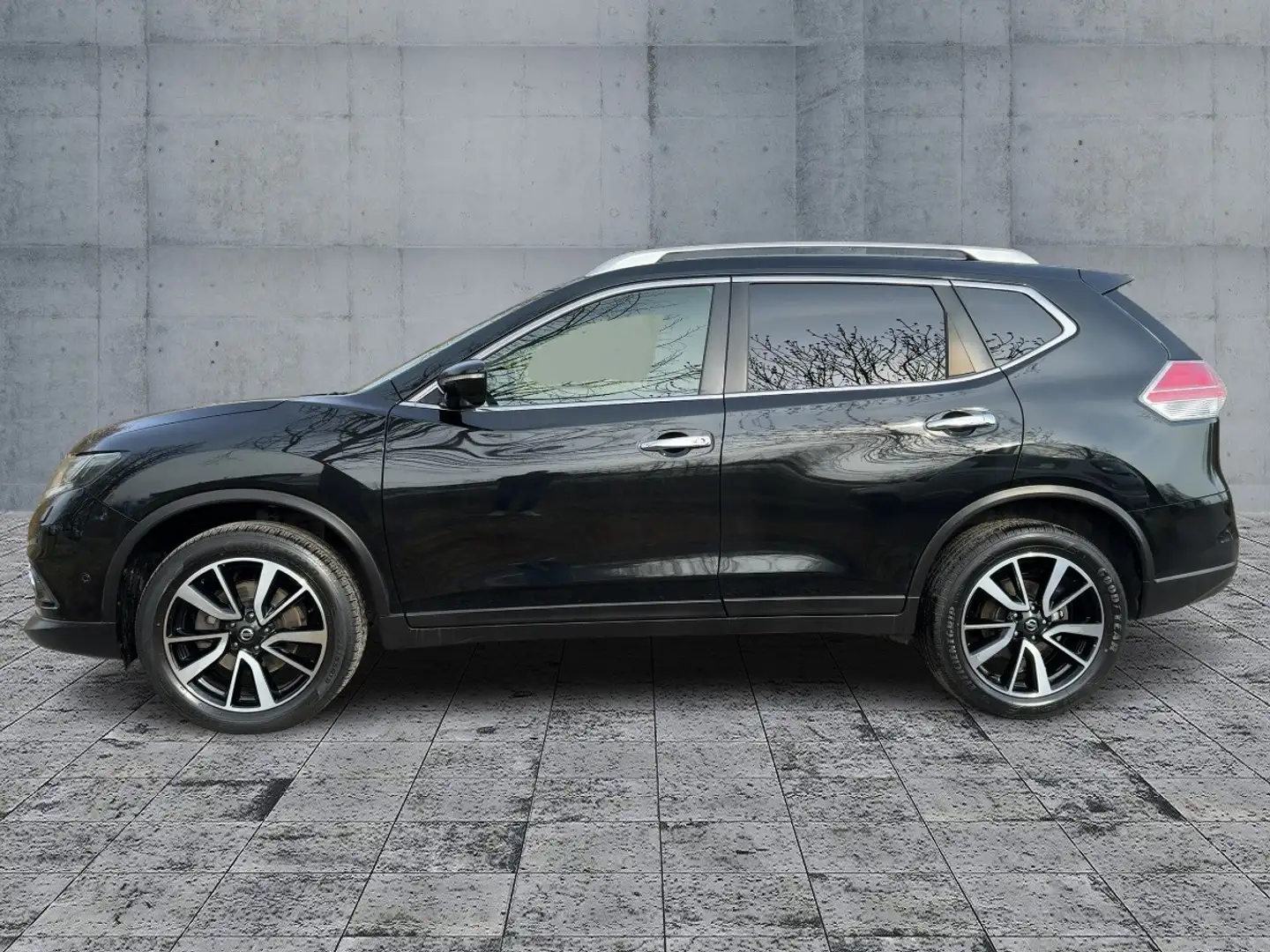 Nissan X-Trail 2.0 dCi N-Connecta  Automatik /Allrad Schwarz - 2