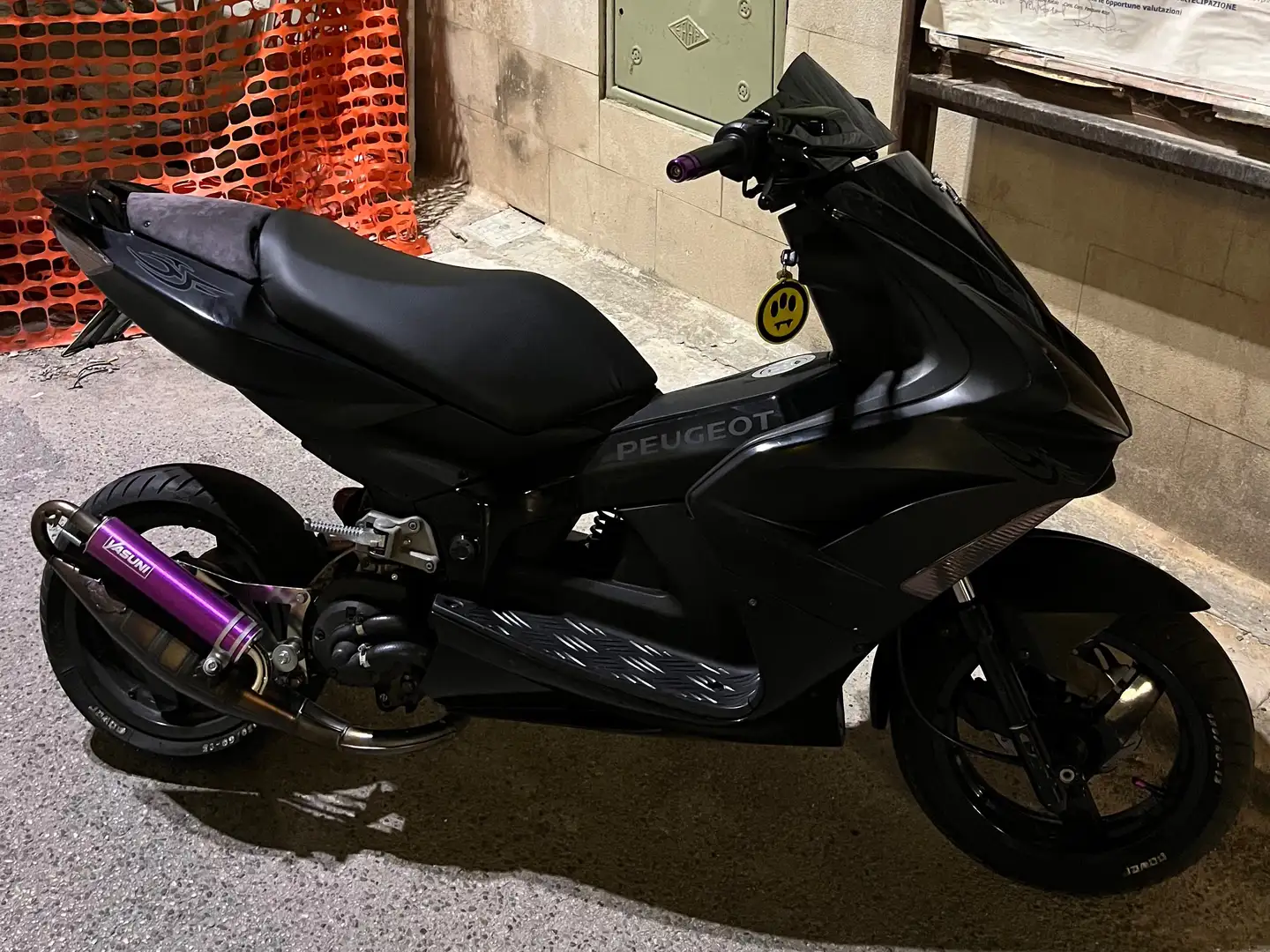 Peugeot Jet C-Tech Darkside Negro - 1