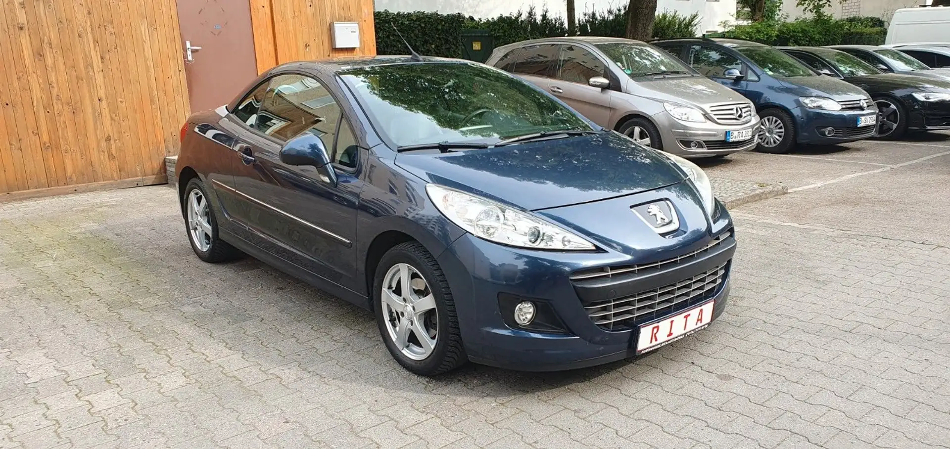 Peugeot 207 CC 1.6, Nichtraucher, PDC, SHZ, Bluetooth Blau - 1