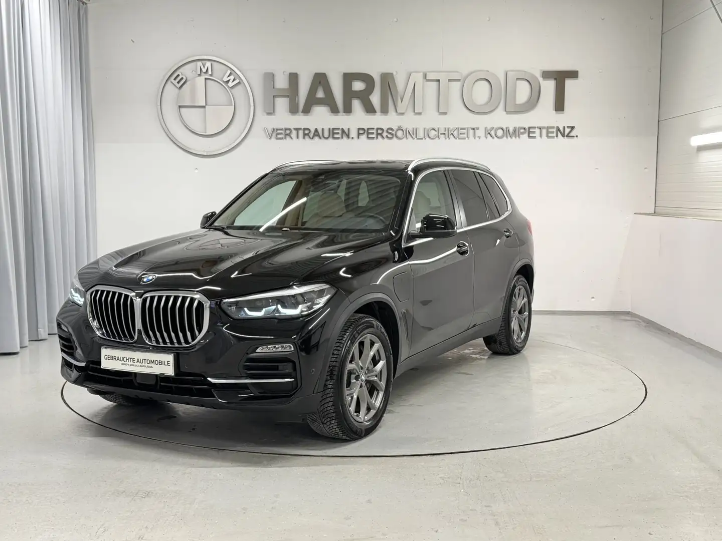 BMW X5 xDrive45e *AHK / LED / STHZG* Schwarz - 2