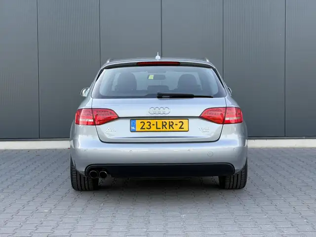 Audi A4 view 8