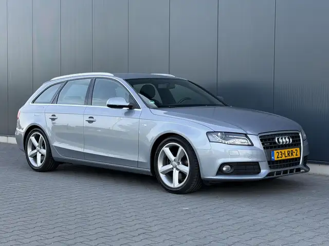 Audi A4 view 10