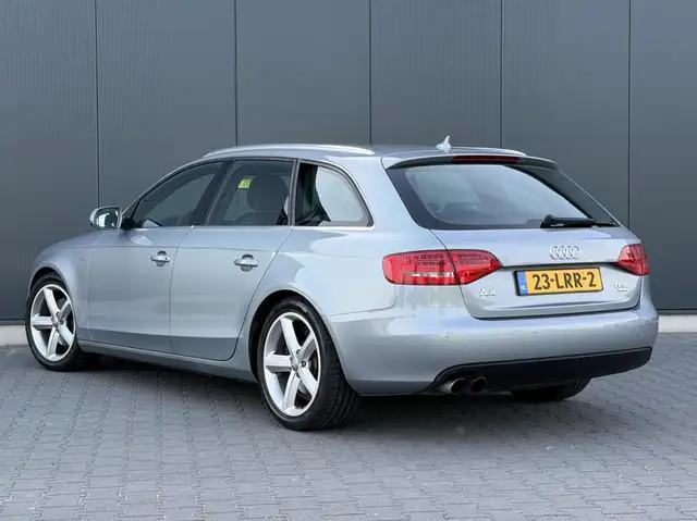 Audi A4 view 3