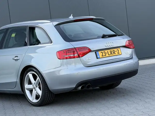 Audi A4 view 13