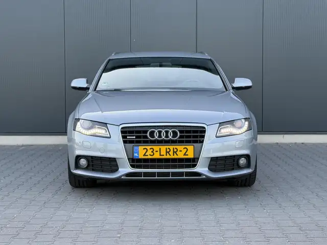 Audi A4 view 7