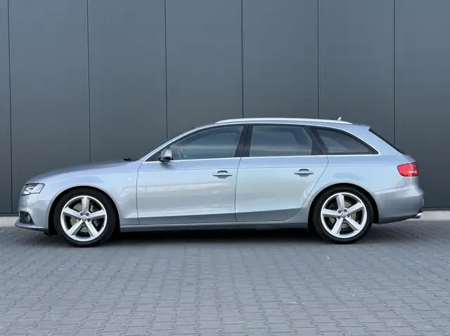Audi A4 view 9